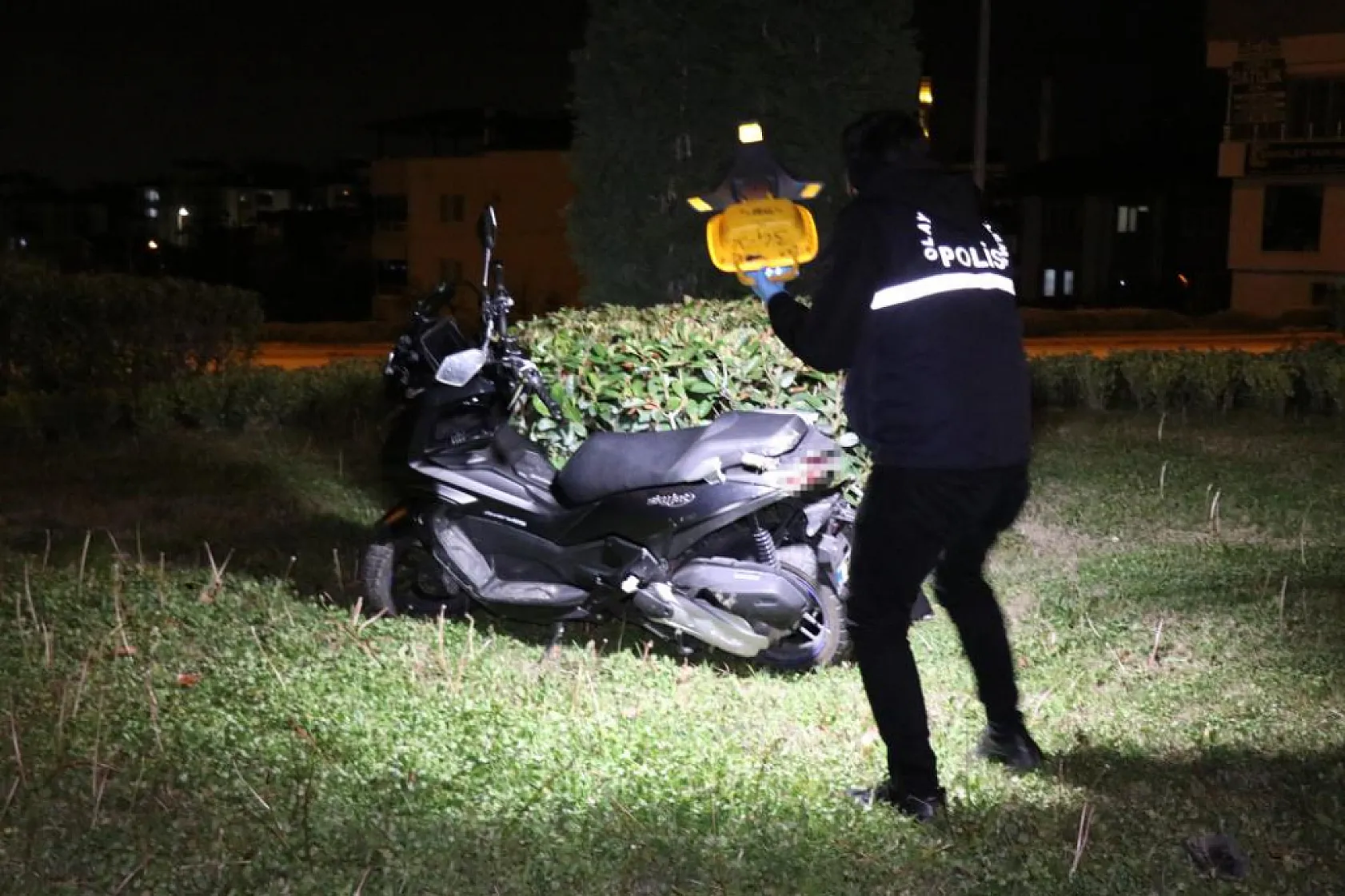 Motosiklet Kazasında Genç Sürücü Kafasını Kaldırıma Vurarak Ağır Yaralandı