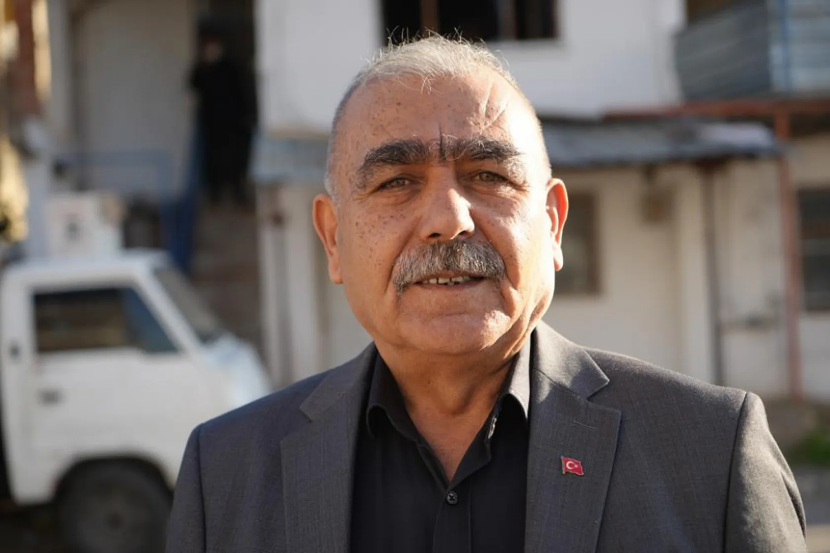 İtfaiye eri, 'Annemin parası yok, beni hastaneye götürmeyin' sözleriyle Türkiye'yi duygulandıran Efe'nin o anlarını anlattı