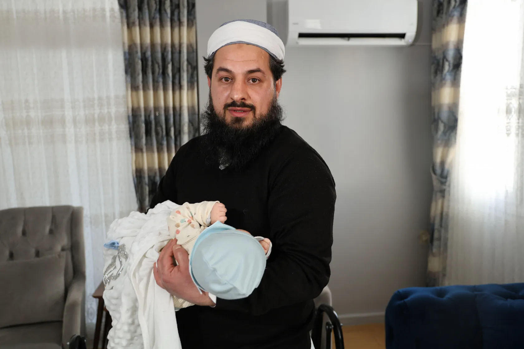 Bebeğe kayyum atandı!  Topuk kanı alınmasına ailesi izin vermeyince  2.5 aylık bebeğe kayyum atandı