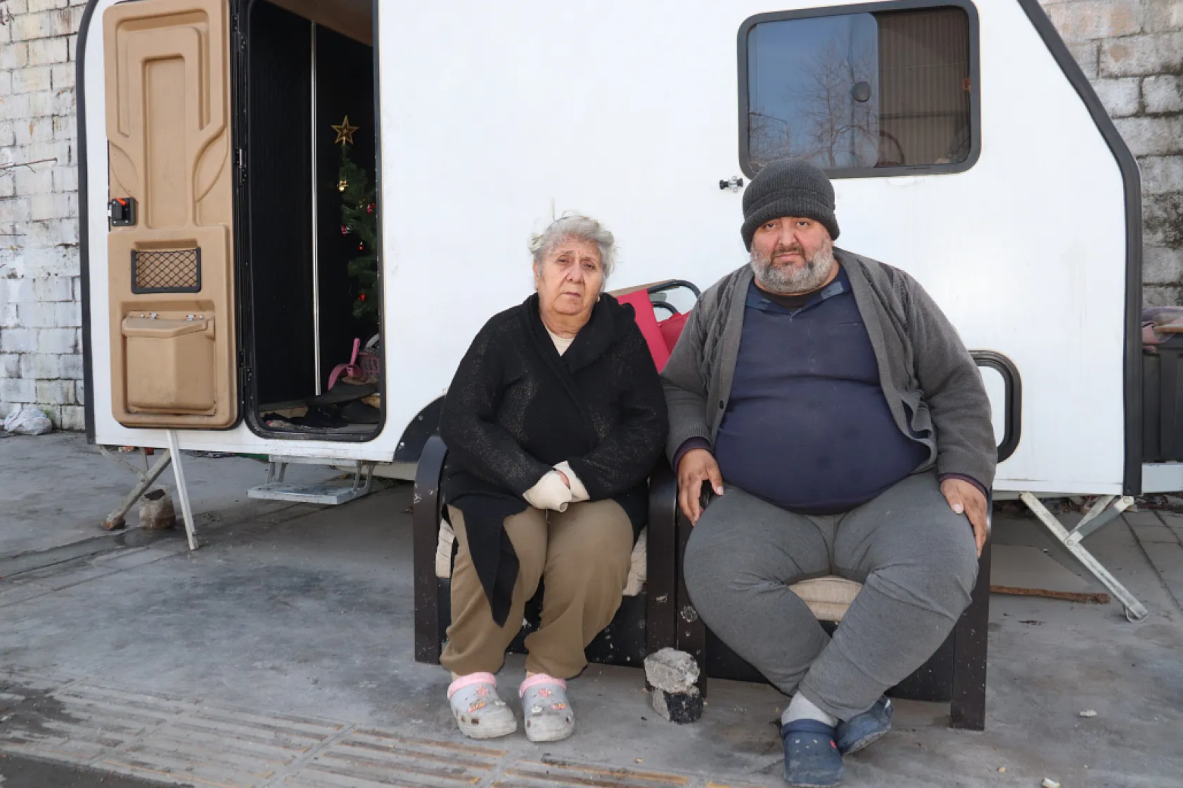 Babasının evi sattığını 5 ay sonra öğrendi