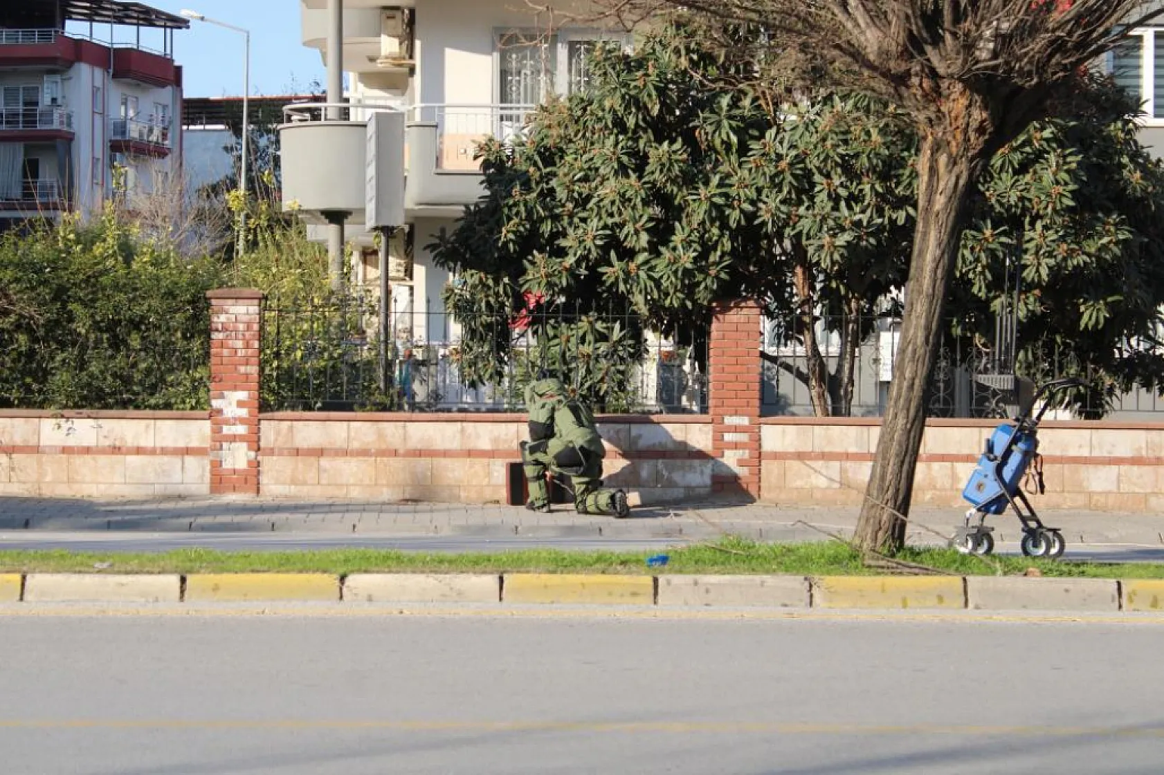Fünye ile patlatılan şüpheli çanta boş çıktı