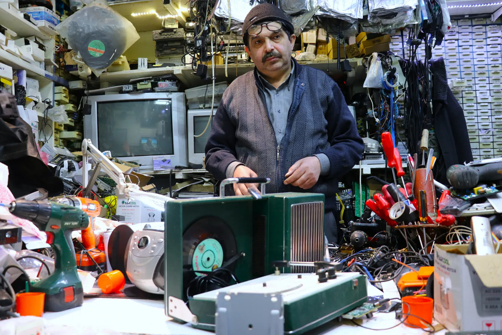 Modern çağa yenik düşen radyolar, doğal afetlerde hayat kurtarabilir