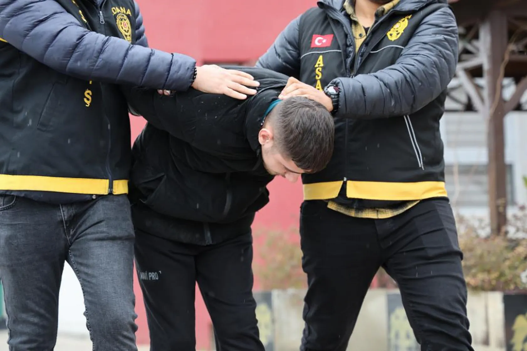 3 kişiyi öldürdü, 'Hayatım karardı' dedi