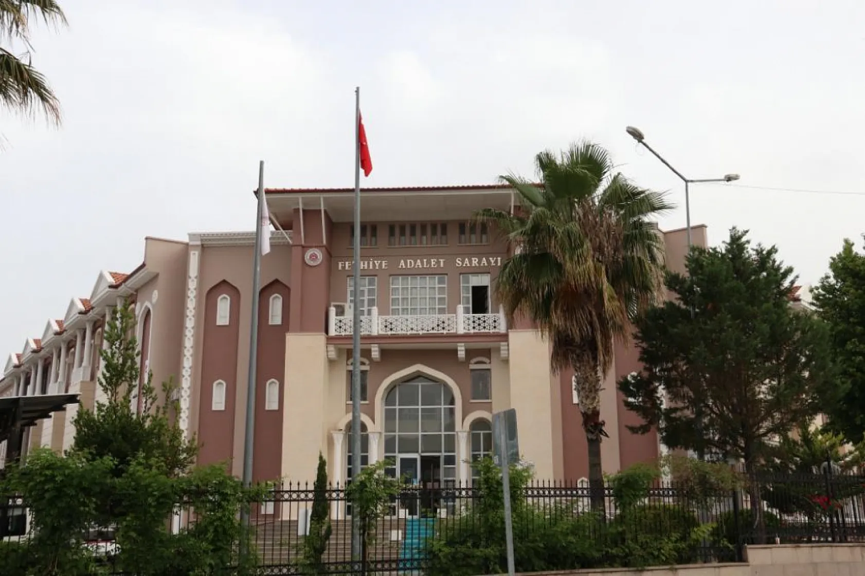 Seydikemer'deki kan donduran cinayet! Sanıklar hakim karşısına çıktı