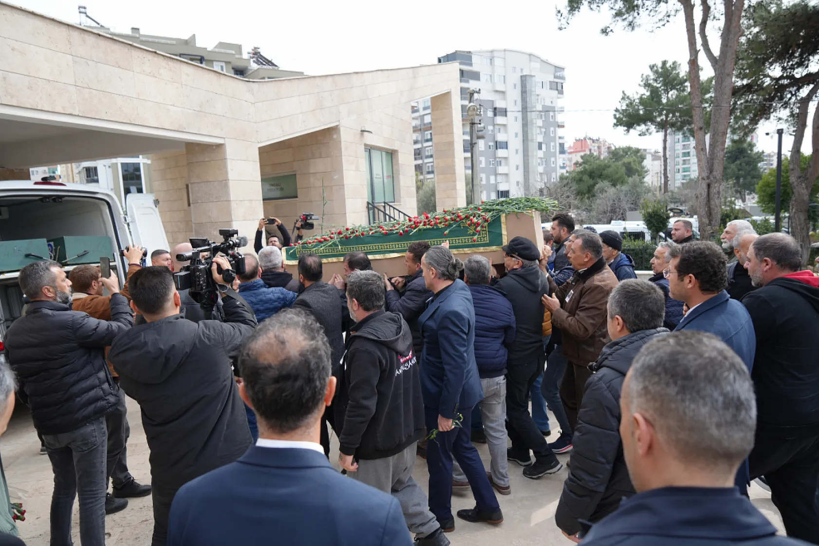 Kahtalı Mıçe'nin cenazesi Antalya'dan dualarla uğurlandı