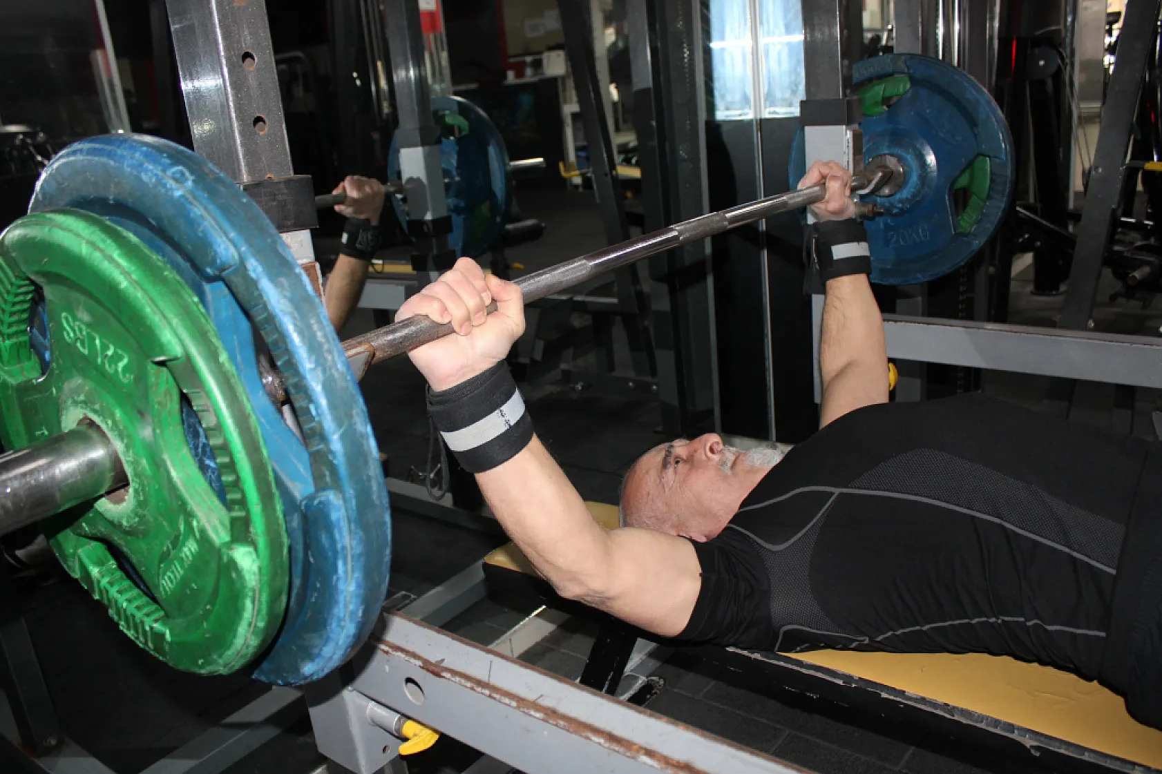 Eşi 'kendini toparla' dedi, Türkiye ve Avrupa şampiyonu oldu
