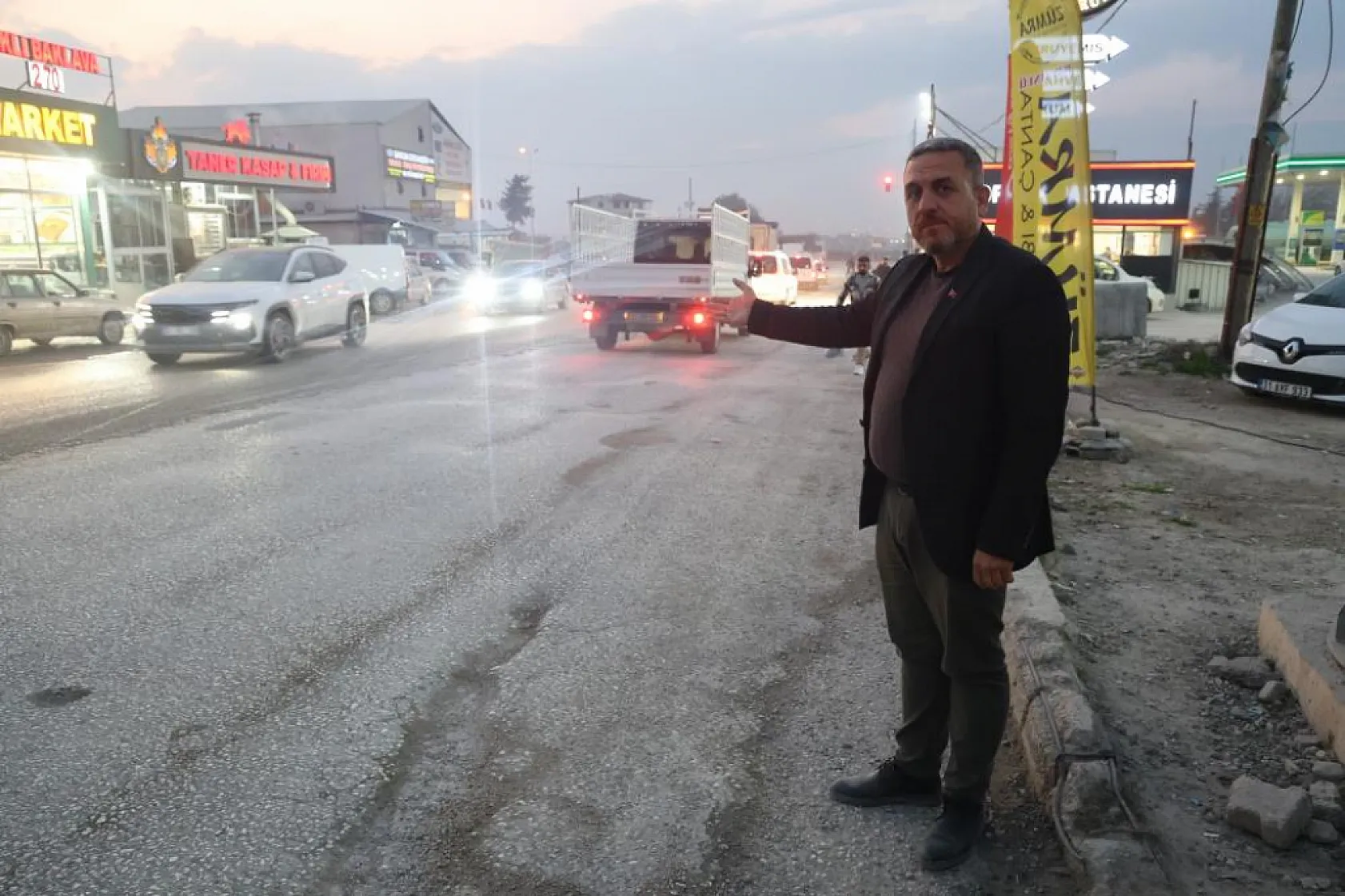 Motosiklet sürücüsü kamyonun altında can verdi