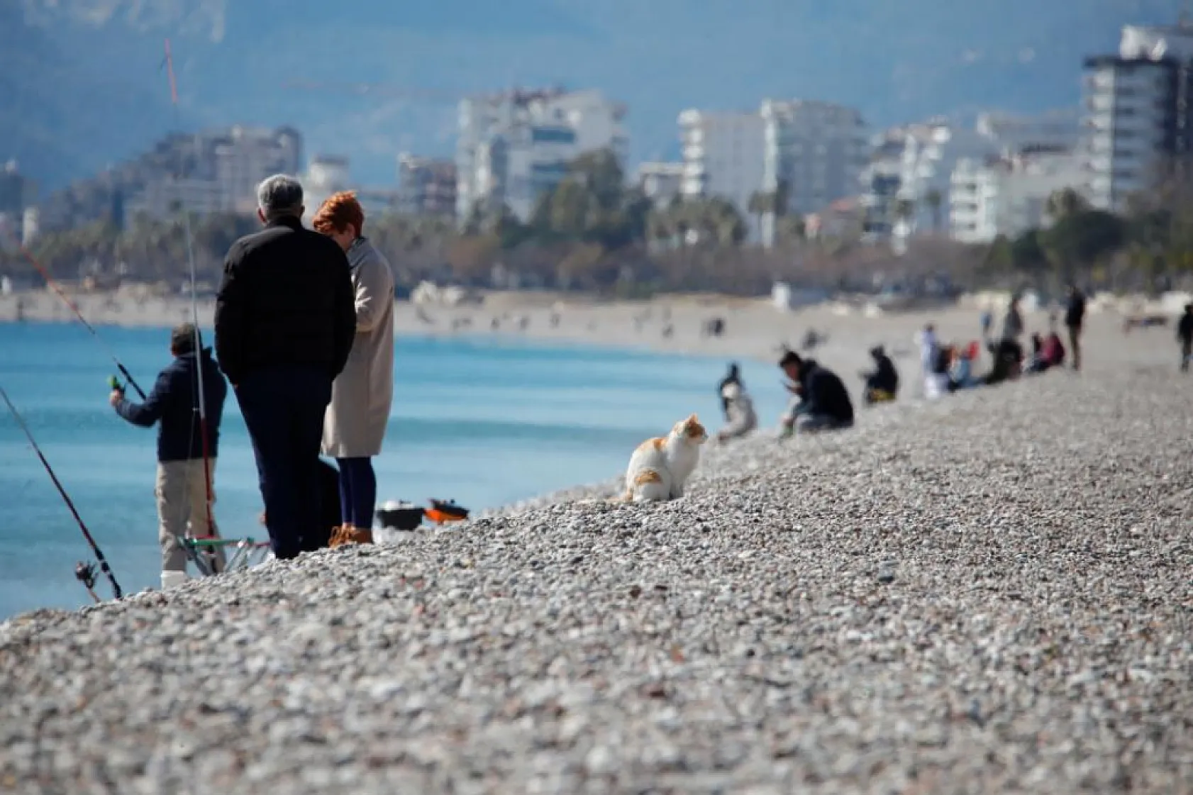 Bu sefer serinlemek için değil ısınmak için denize girdiler