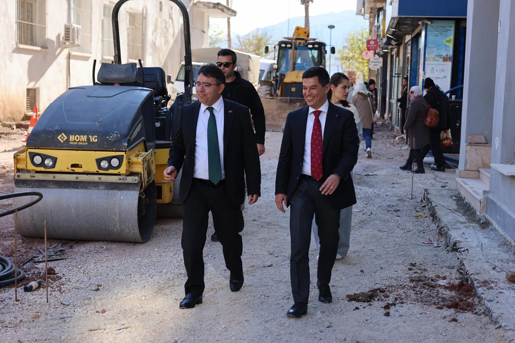 Başkan Ünlü ve Kaymakam Kaya'dan 'çarşı' incelemesi