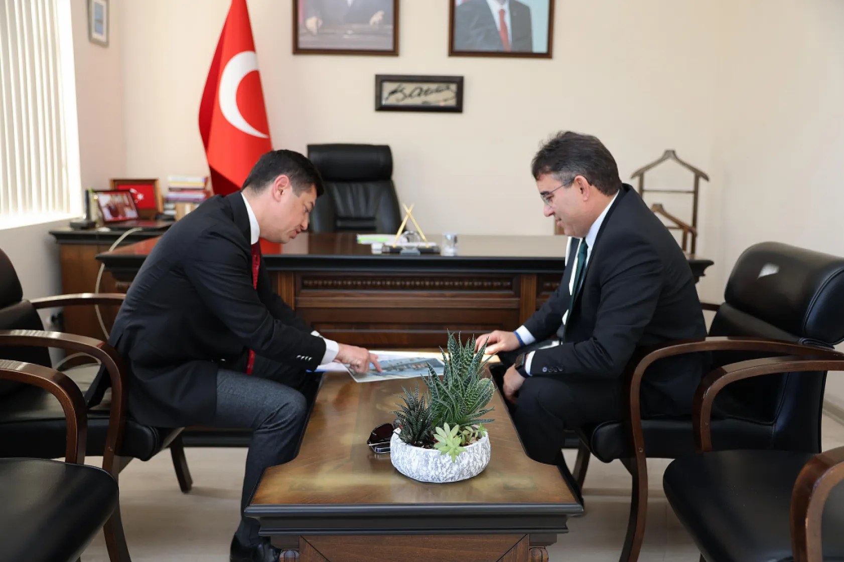 Başkan Ünlü ve Kaymakam Kaya'dan 'çarşı' incelemesi