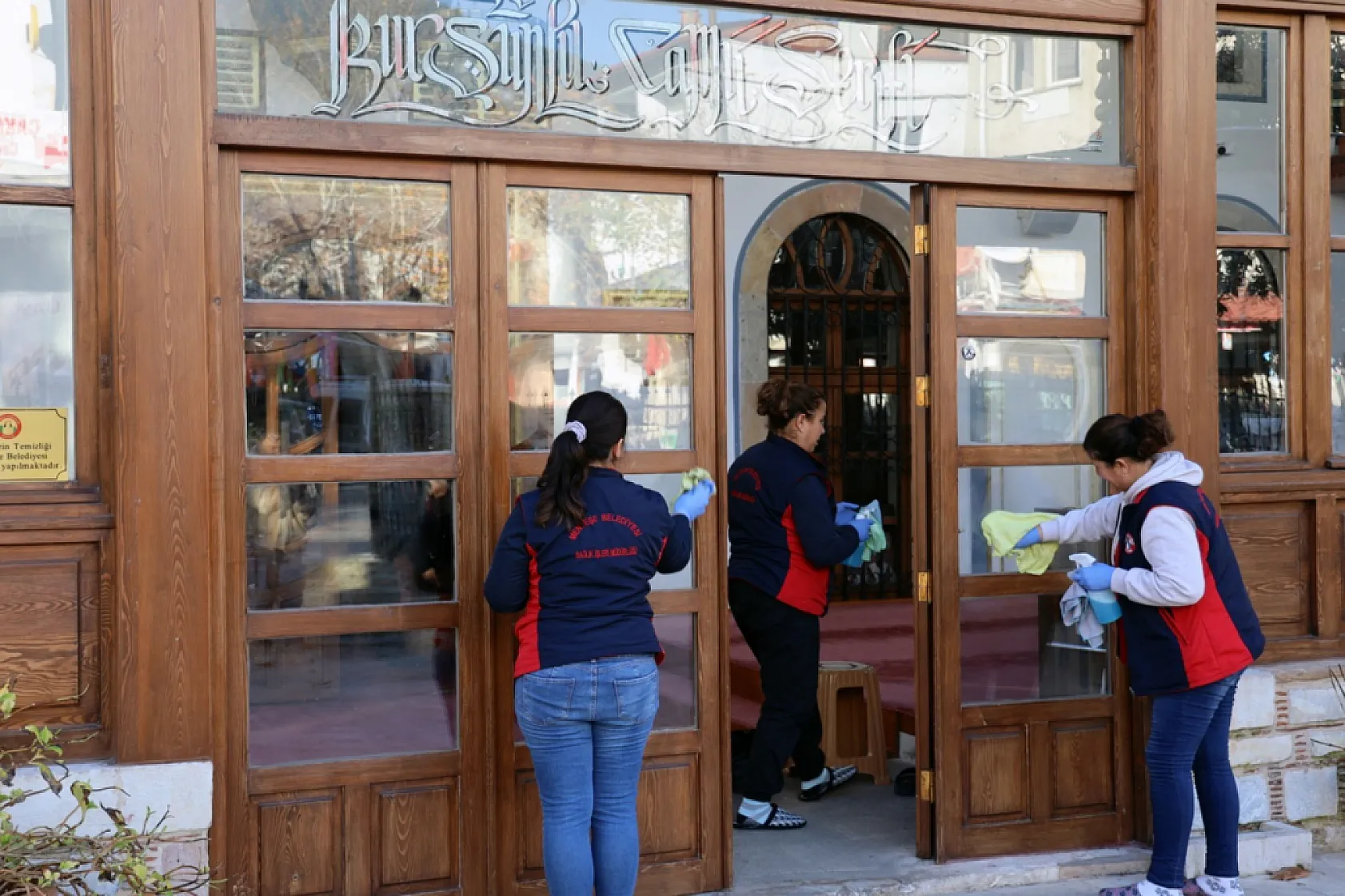 Menteşe Belediyesi'nden Ramazan öncesi camilerde temizlik