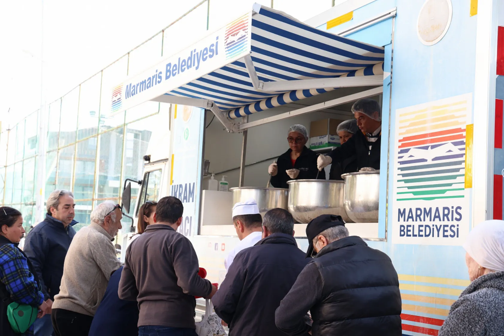 Marmaris Belediyesi'nden her gün 3 çeşit iftarlık