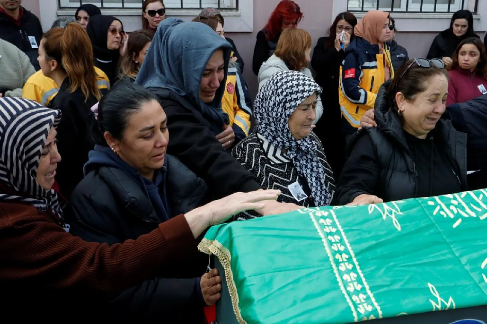 'Yok' cevabını kabul etmeyen 4 kişi genç Paramediği hayattan kopardı