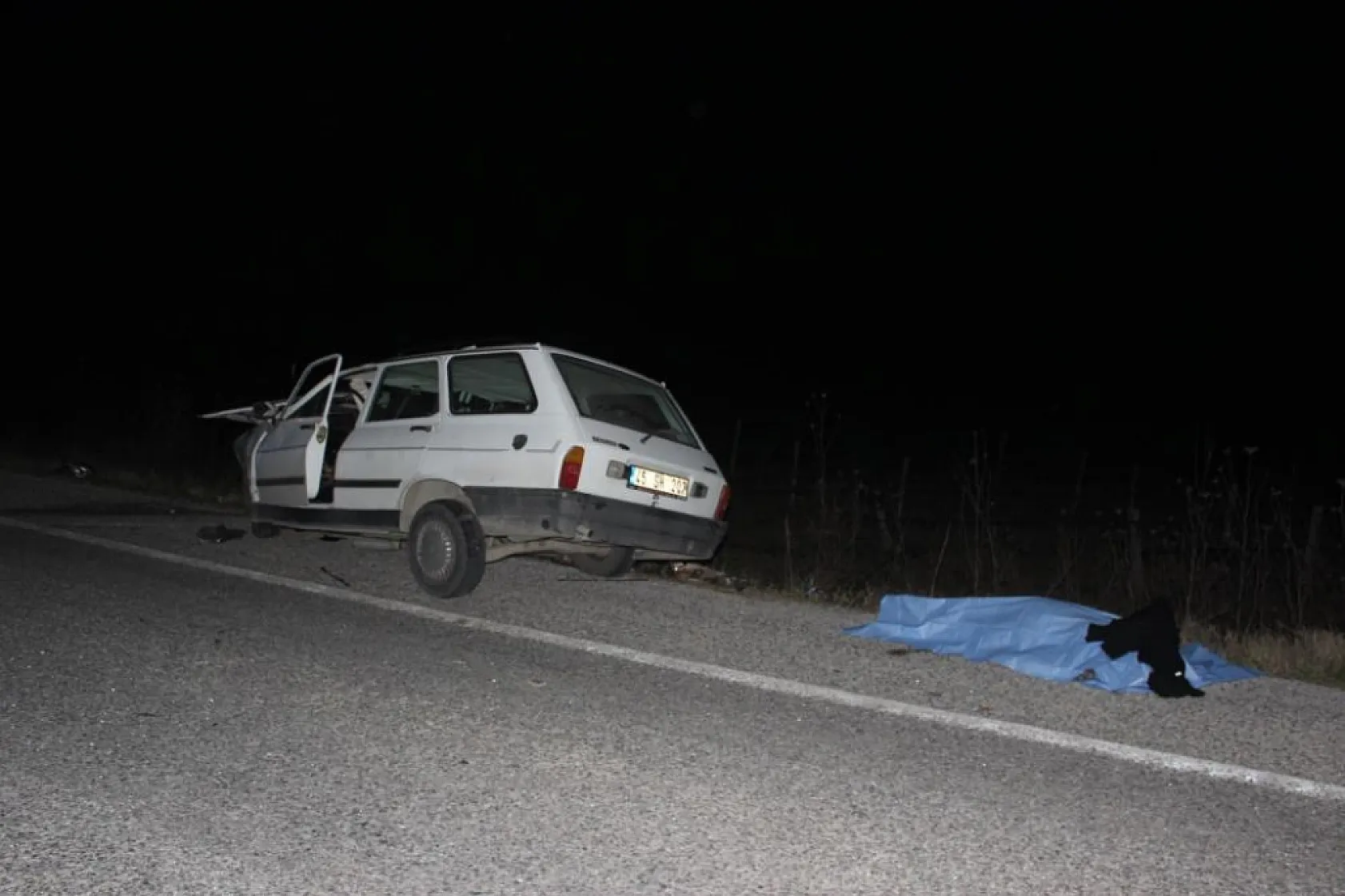 Feci trafik kazası! Otomobil kamyona arkadan çarptı, 1 ölü, 3 yaralı