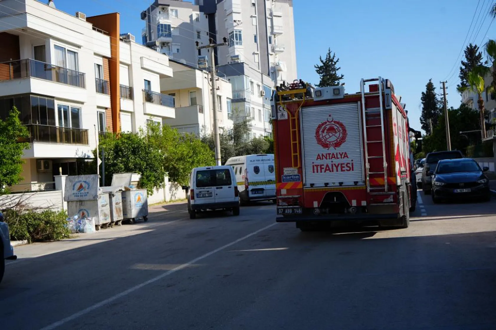 Gardırobun içinde kendini yakan adam hayatını kaybetti