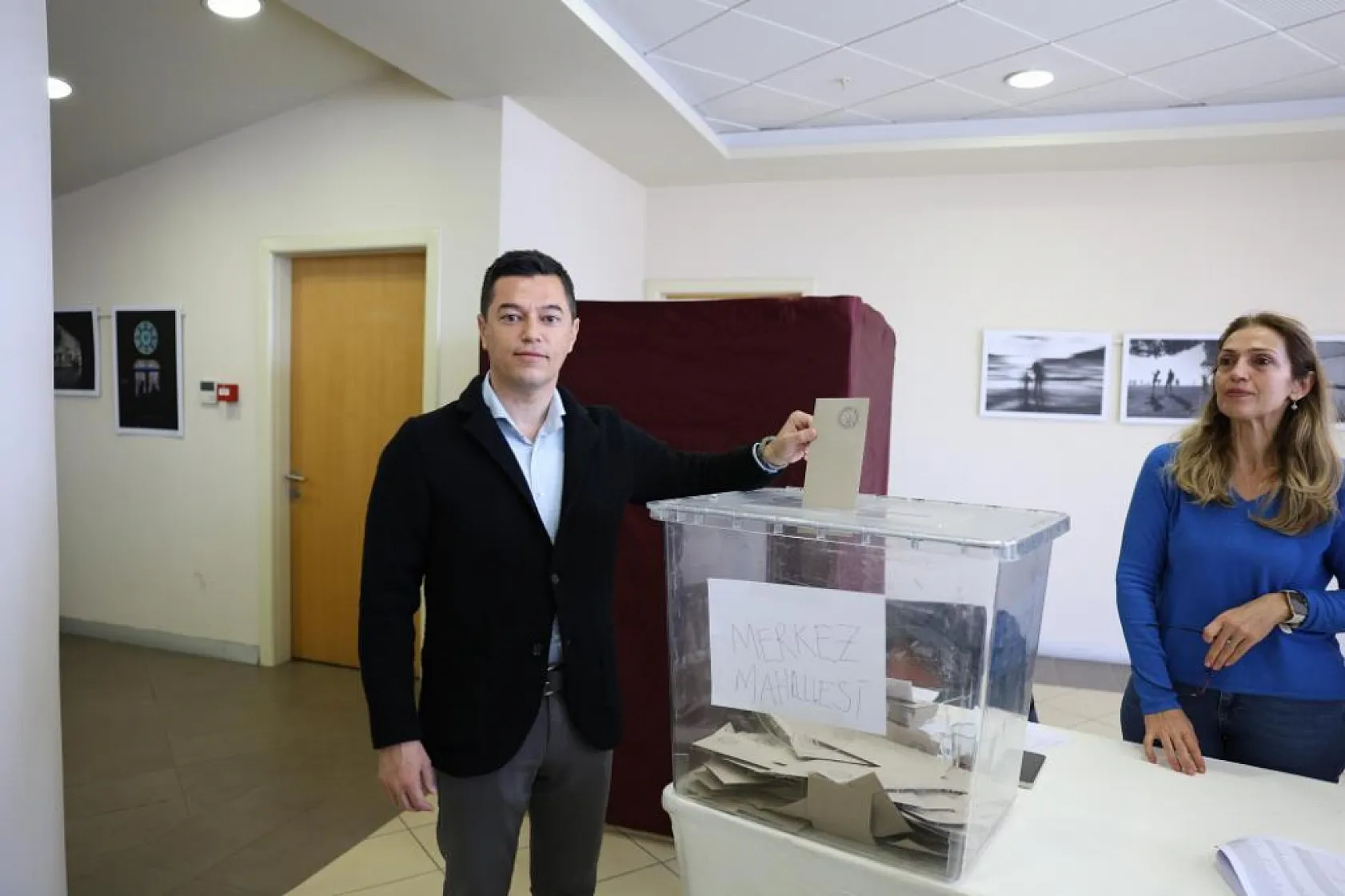 Başkan Ünlü ön seçim için oyunu kullandı