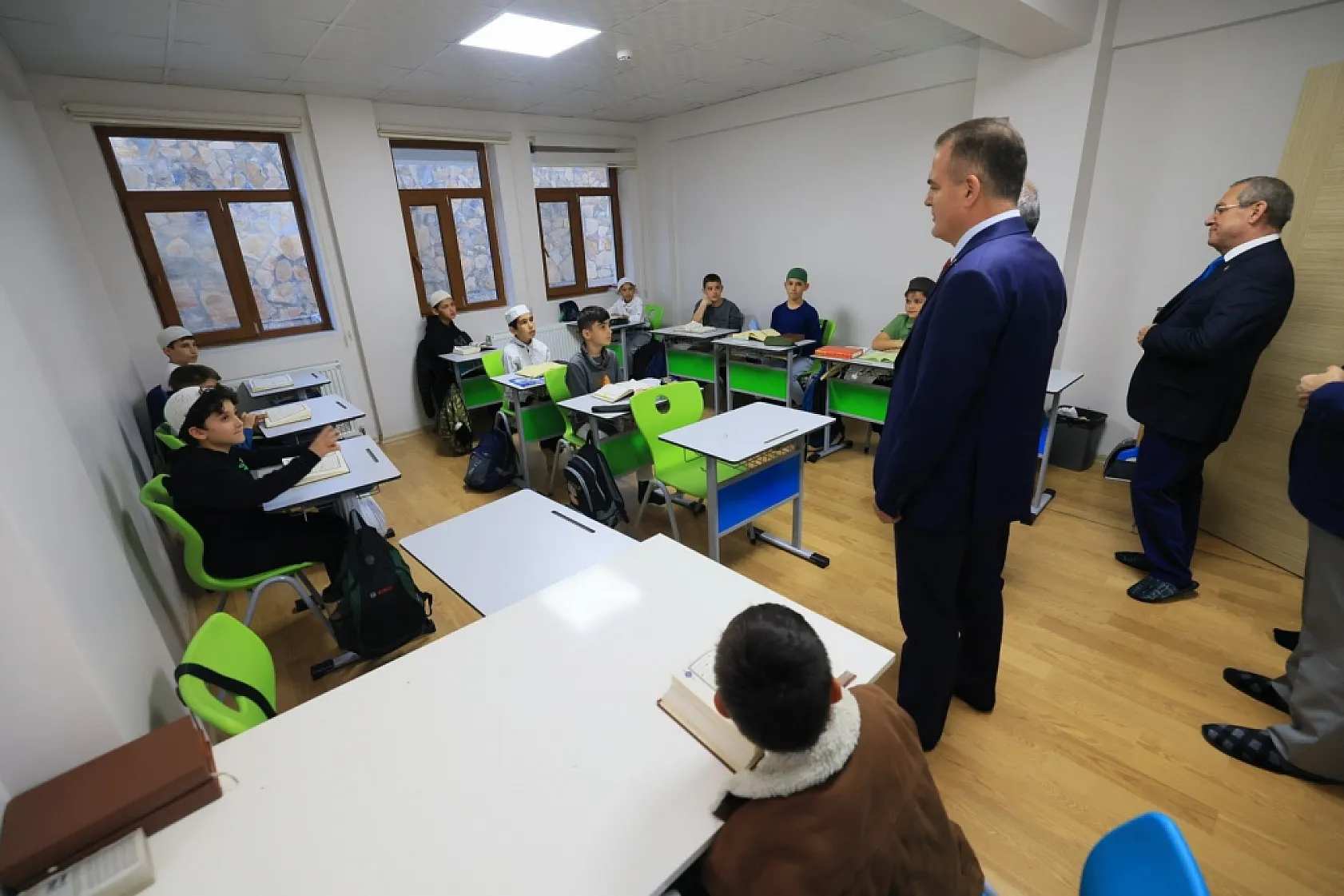 Vali Akbıyık, Kur'an Kursu'nda öğrencilerle iftar programında buluştu