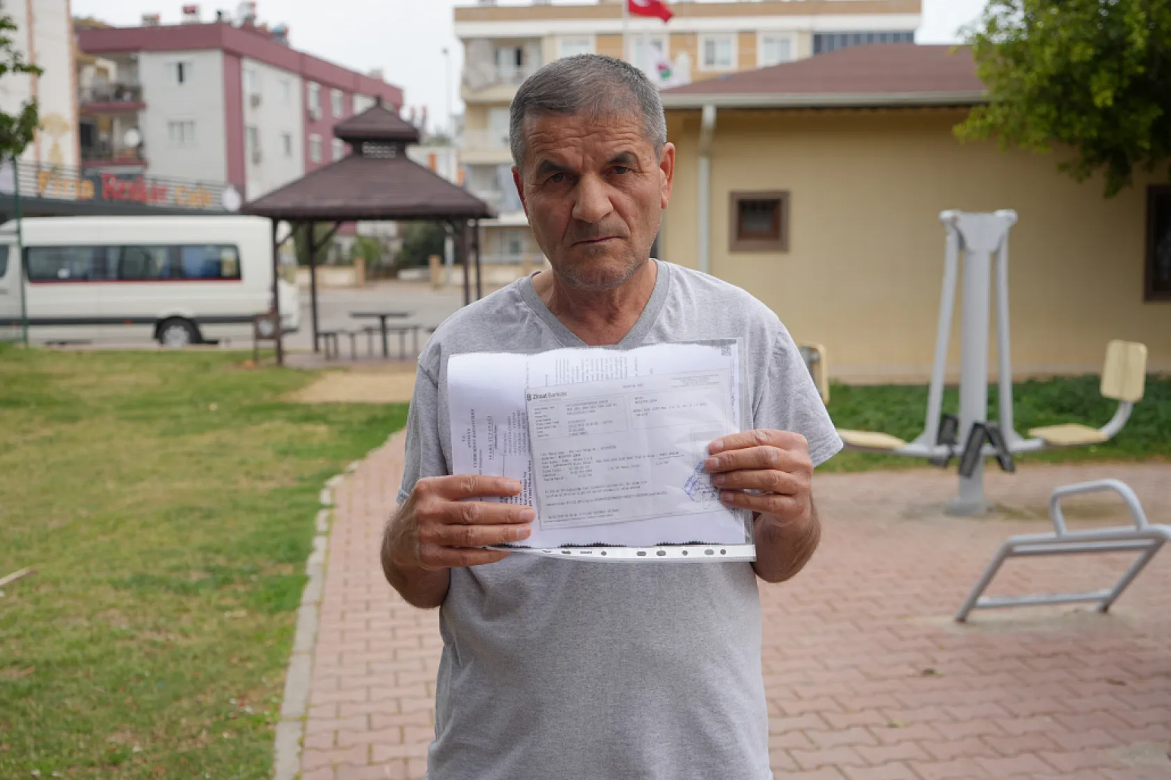 Dolandırıcılar emekli maaşıyla 5 kişiye bakan adamın bayramını zehir etti
