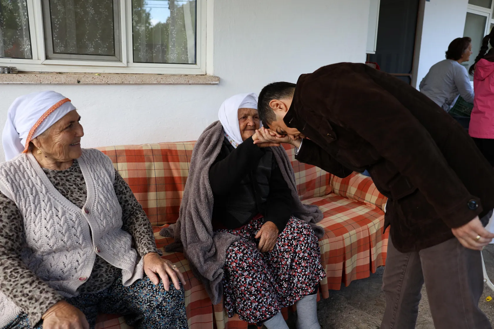 Başkan Ünlü, vatandaşlarla bayramlaştı