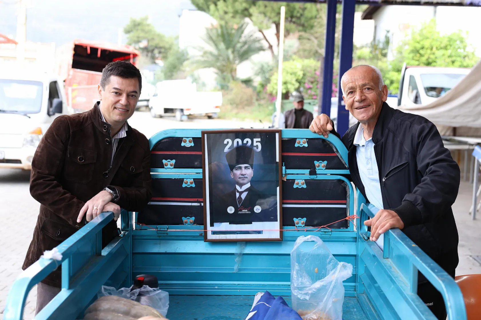 Başkan Ünlü, vatandaşlarla bayramlaştı