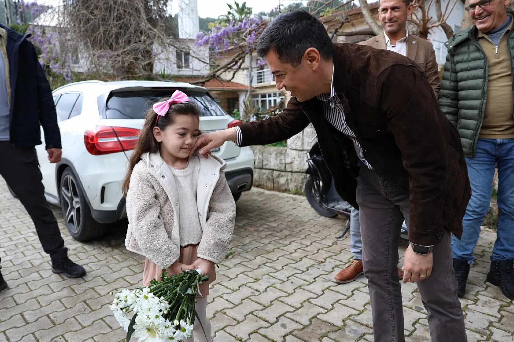 Başkan Ünlü, vatandaşlarla bayramlaştı