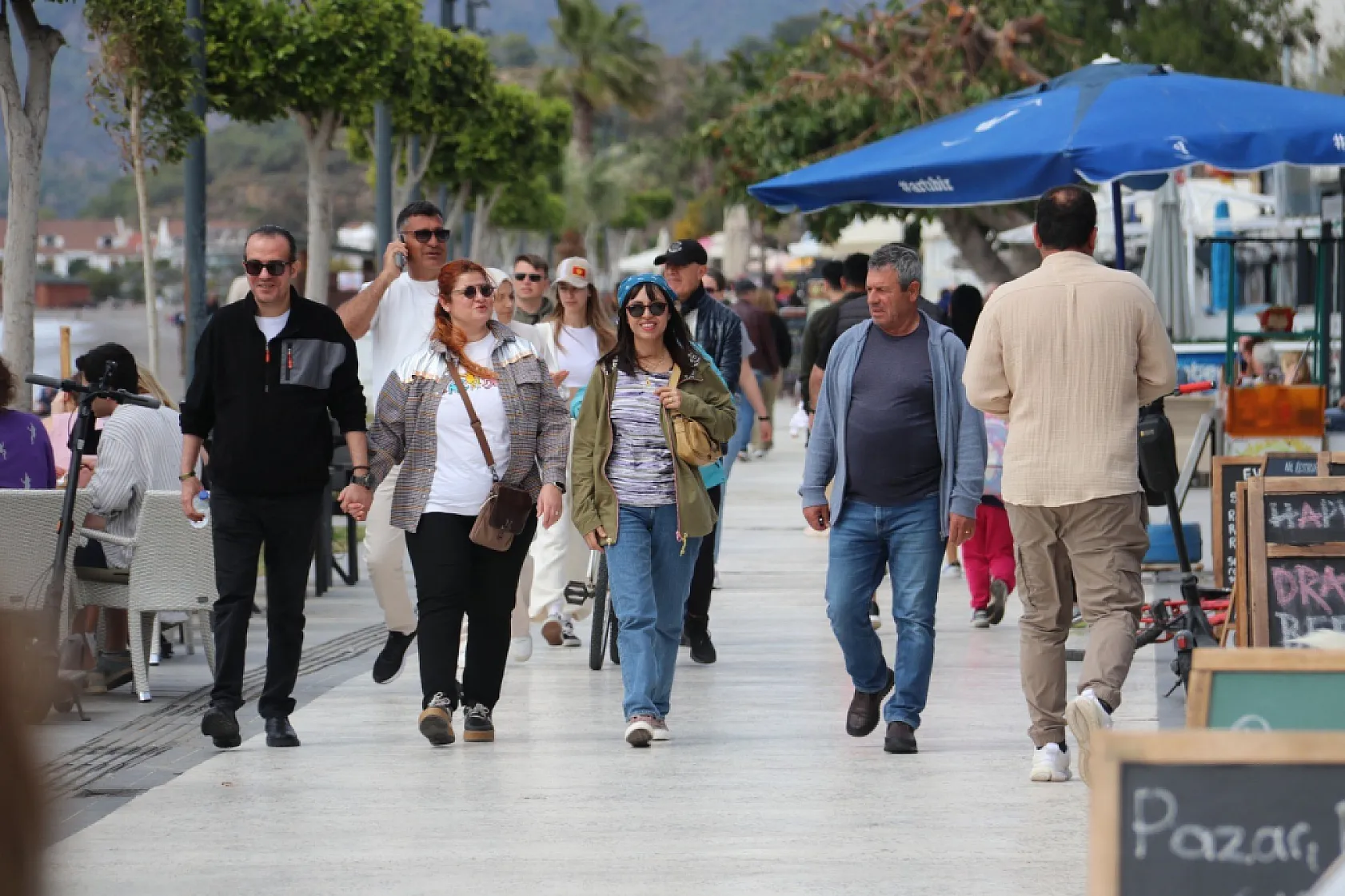 Fethiye Çalış Plajı'nda bayram hareketliliği başladı