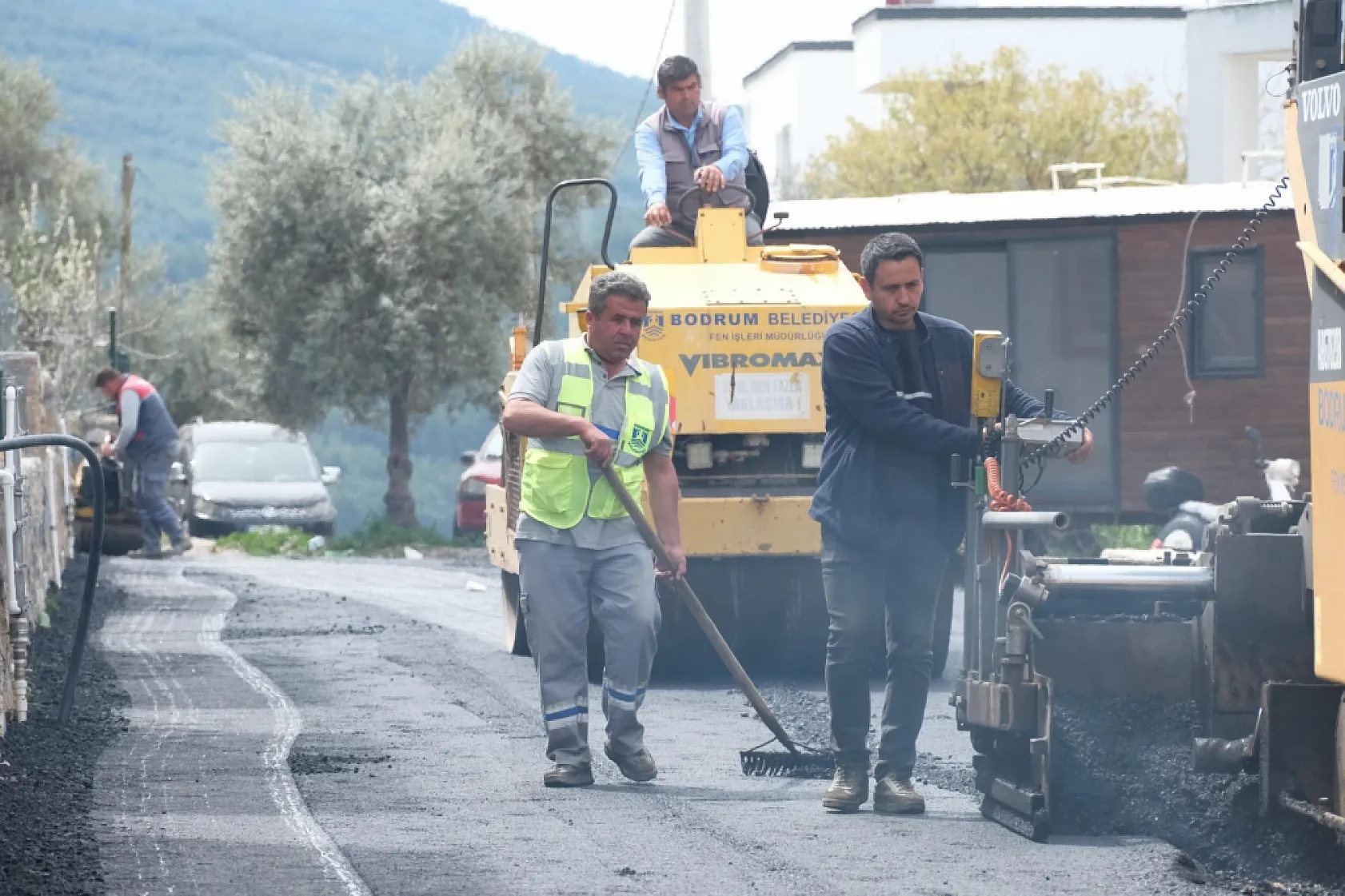 Karaova Bölgesinde Asfalt Çalışması