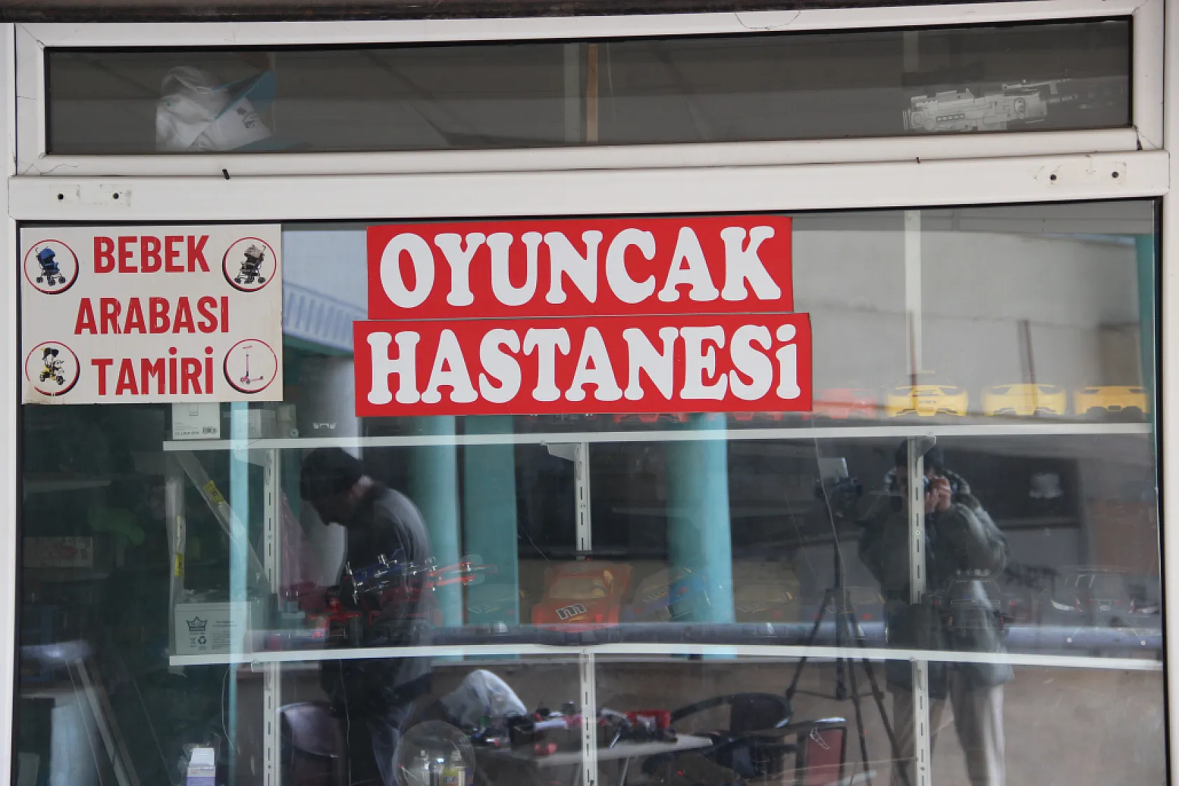 Şoförlüğü bıraktı, 10 yıldır oyuncak tamir ediyor