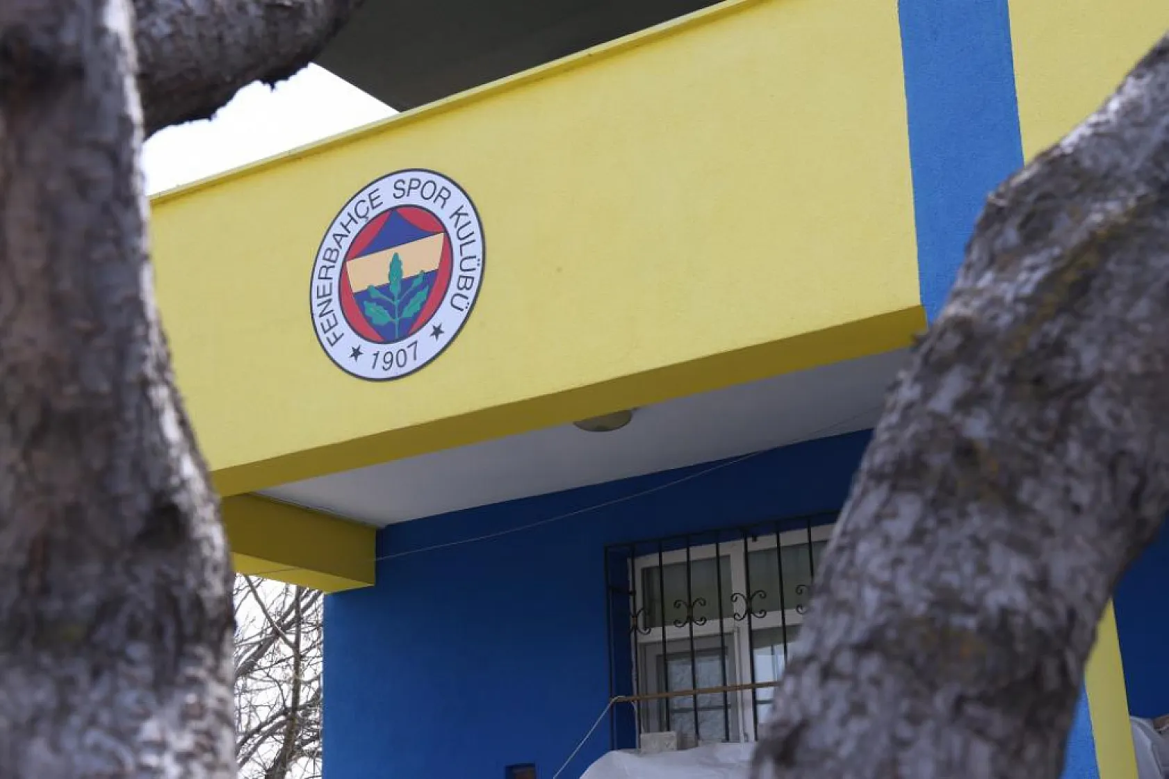 Mehmet dedenin sarı-lacivert evi gündem oldu