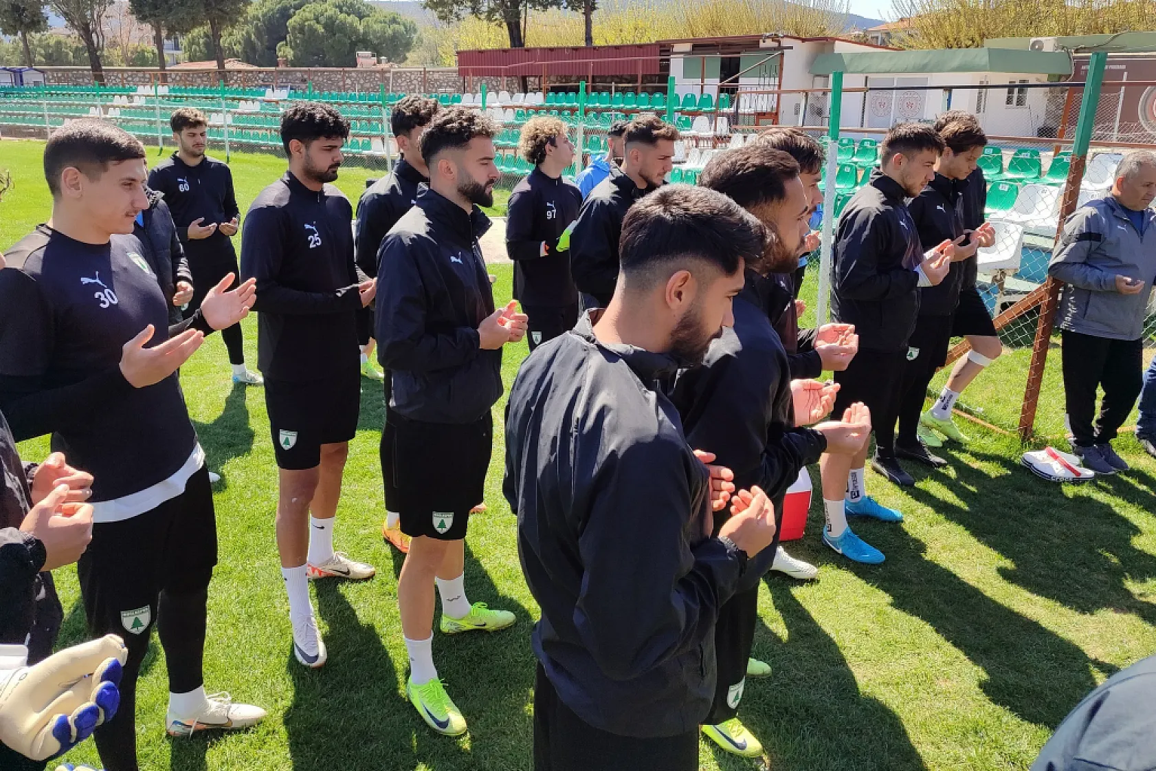 Muğlaspor, dua eşliğinde antrenmana çıktı
