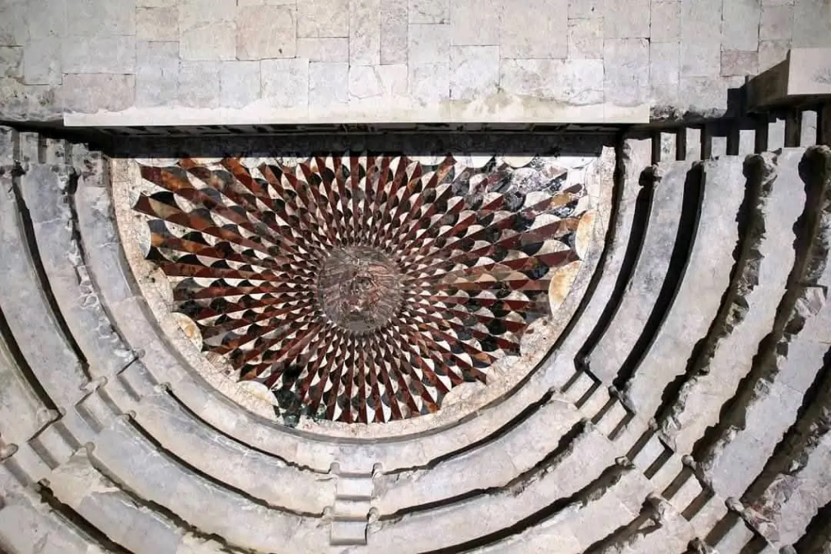 Kibyra Antik Kenti'ndeki Medusa mozaiği, nisan ayı ile yeniden ziyarete açıldı