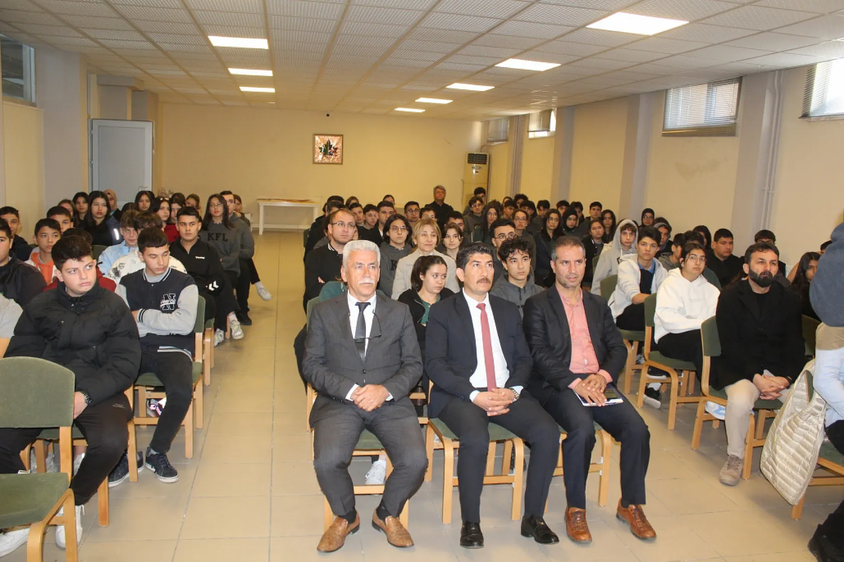 Köyceğiz'de 'yapay zeka' konferansı düzenlendi