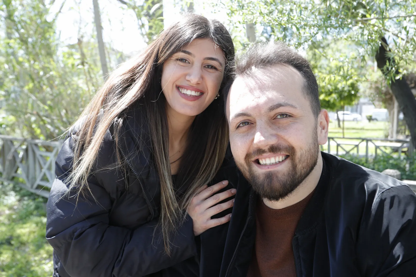 Okul yıllarına dayanan arkadaşlıkları engel tanımayan aşka dönüştü