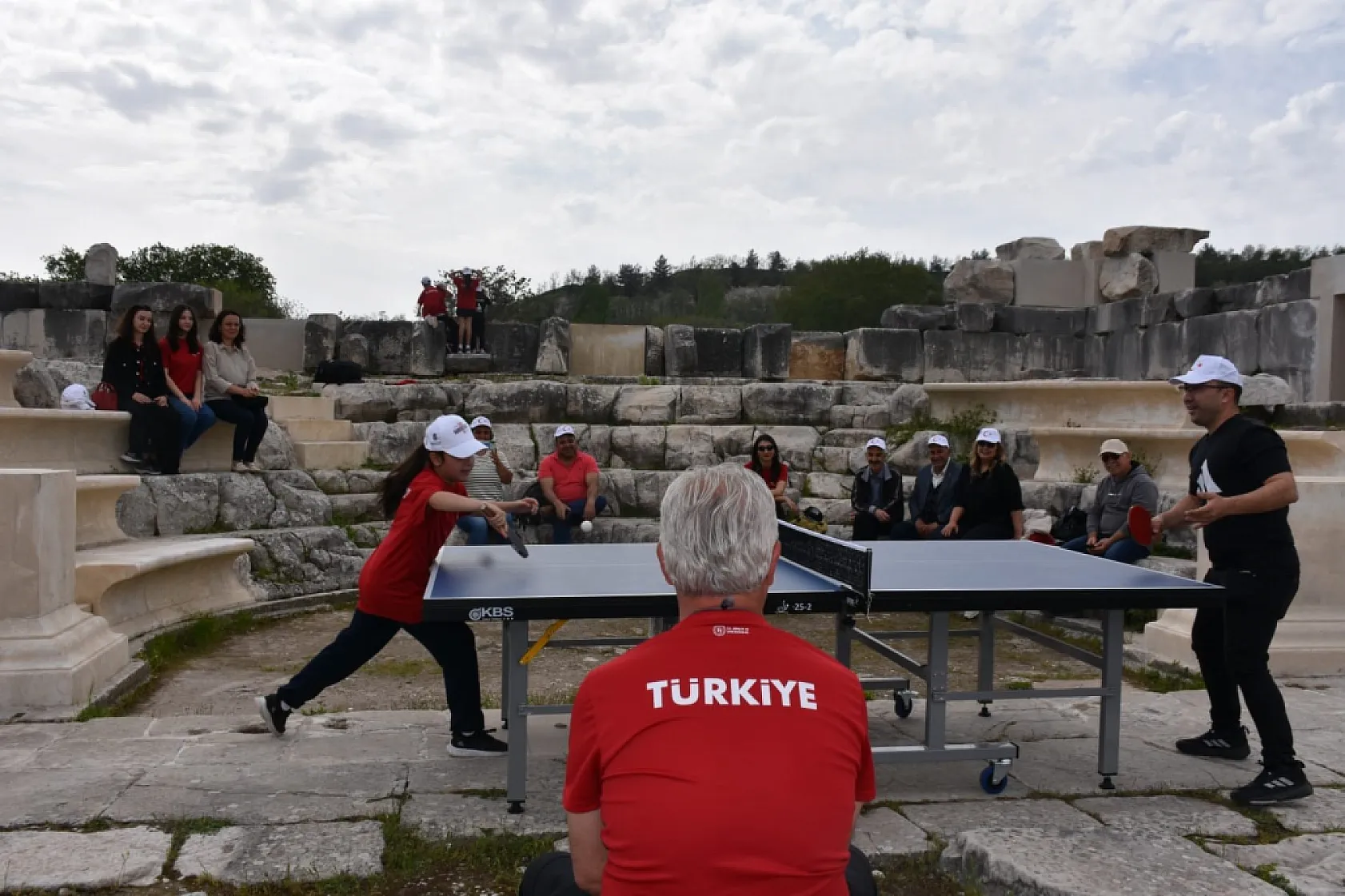 Dünya Masa Tenisi Günü'nde tarih ve spor aynı masada buluştu