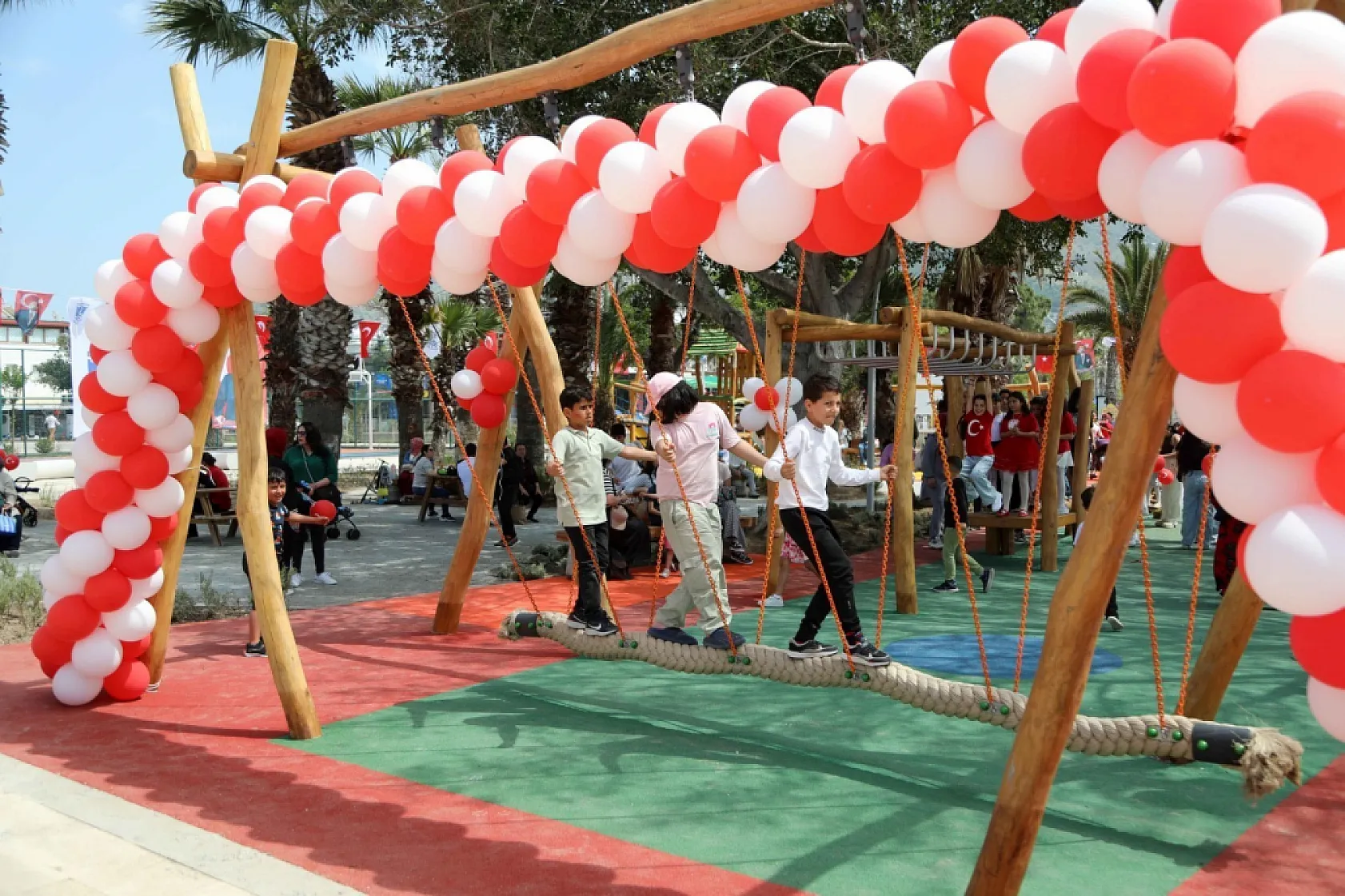 Bodrum'da Muhtar Satılmış'ın adının verildiği park açıldı