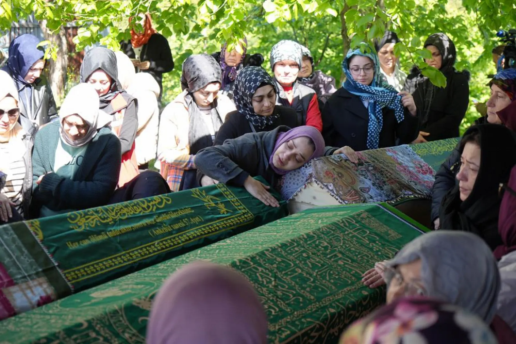 Samsun'daki heyelan faciası: Baba ve iki çocuğu gözyaşları içinde uğurlandı