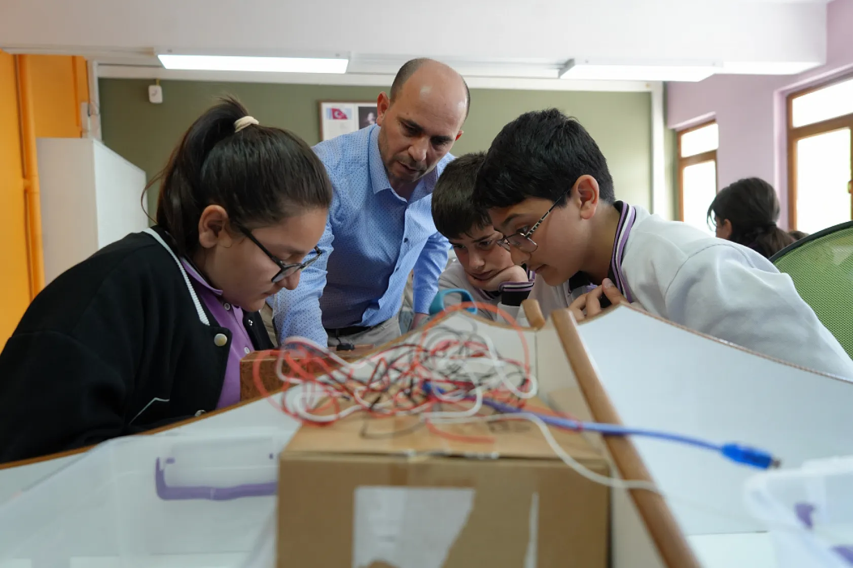 Yanan araçtan etkilendi teknolojik çözüm üretti: Araç sahipleri bu uygulamayla uyarılabilecek