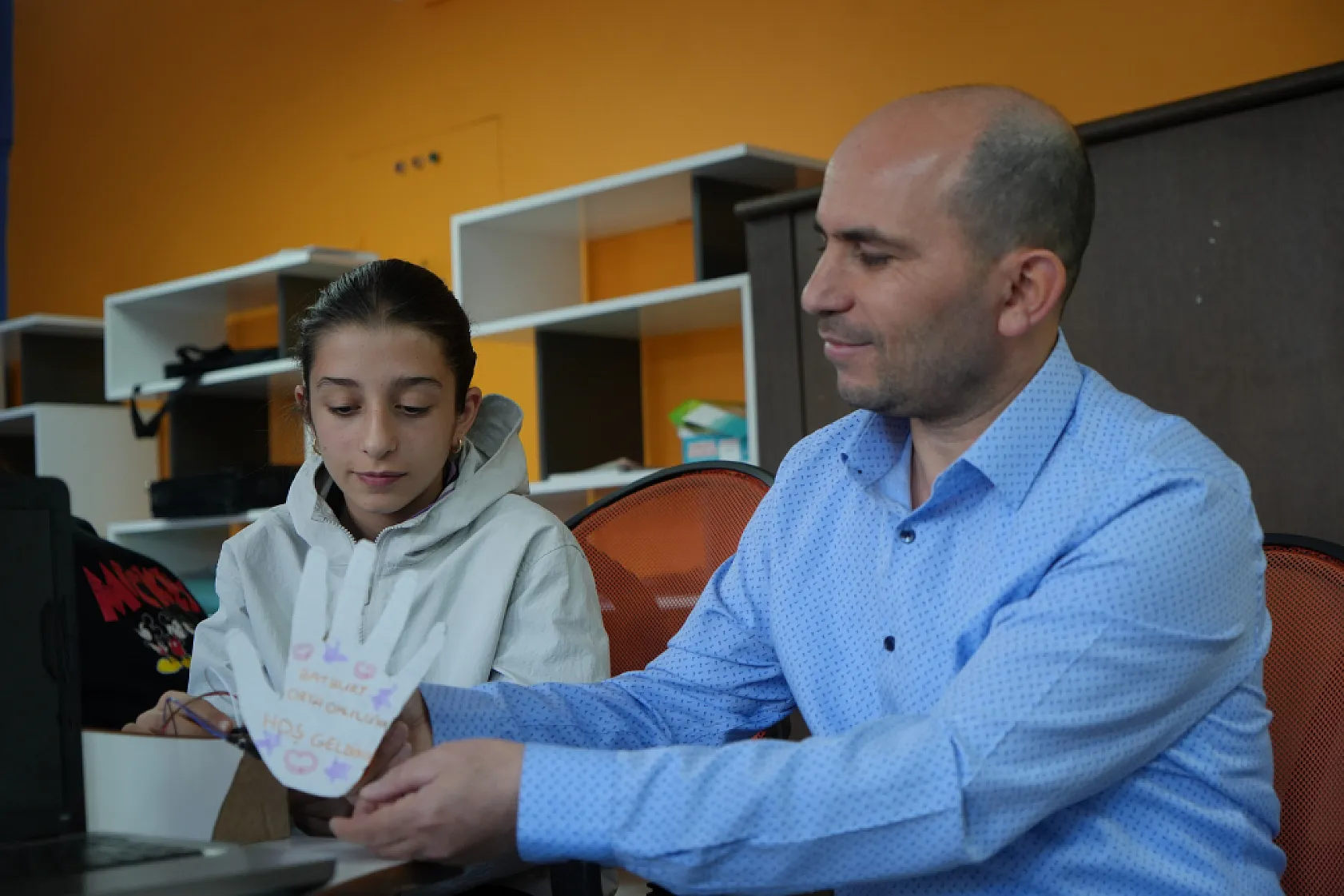 Yanan araçtan etkilendi teknolojik çözüm üretti: Araç sahipleri bu uygulamayla uyarılabilecek