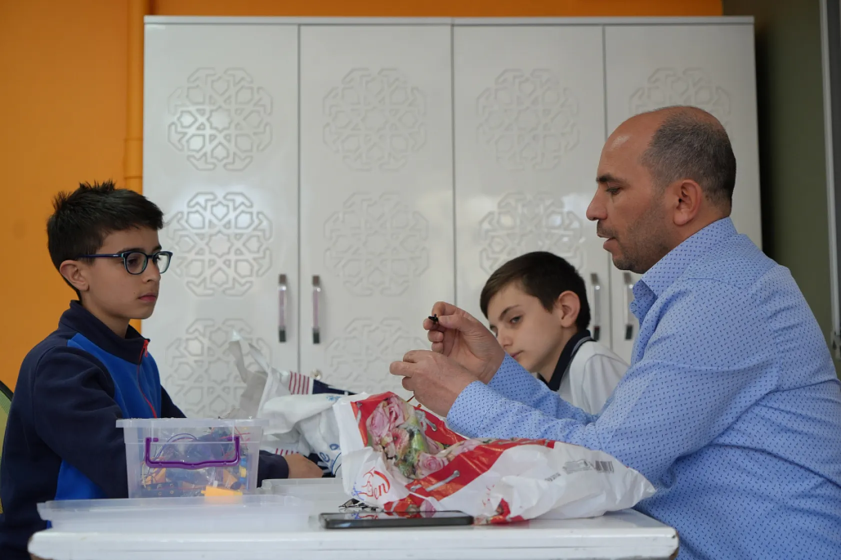 Yanan araçtan etkilendi teknolojik çözüm üretti: Araç sahipleri bu uygulamayla uyarılabilecek