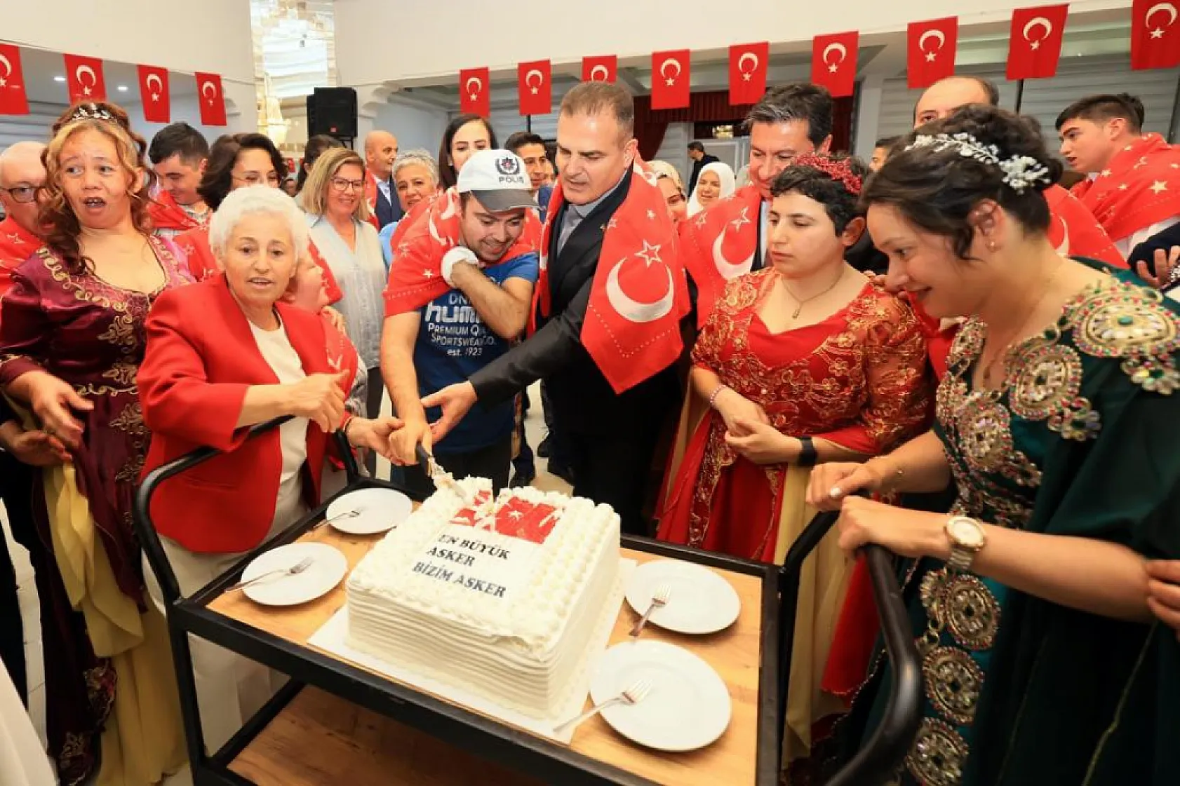 Muğla'da Engelli bireyler için 'Asker Kına Gecesi'