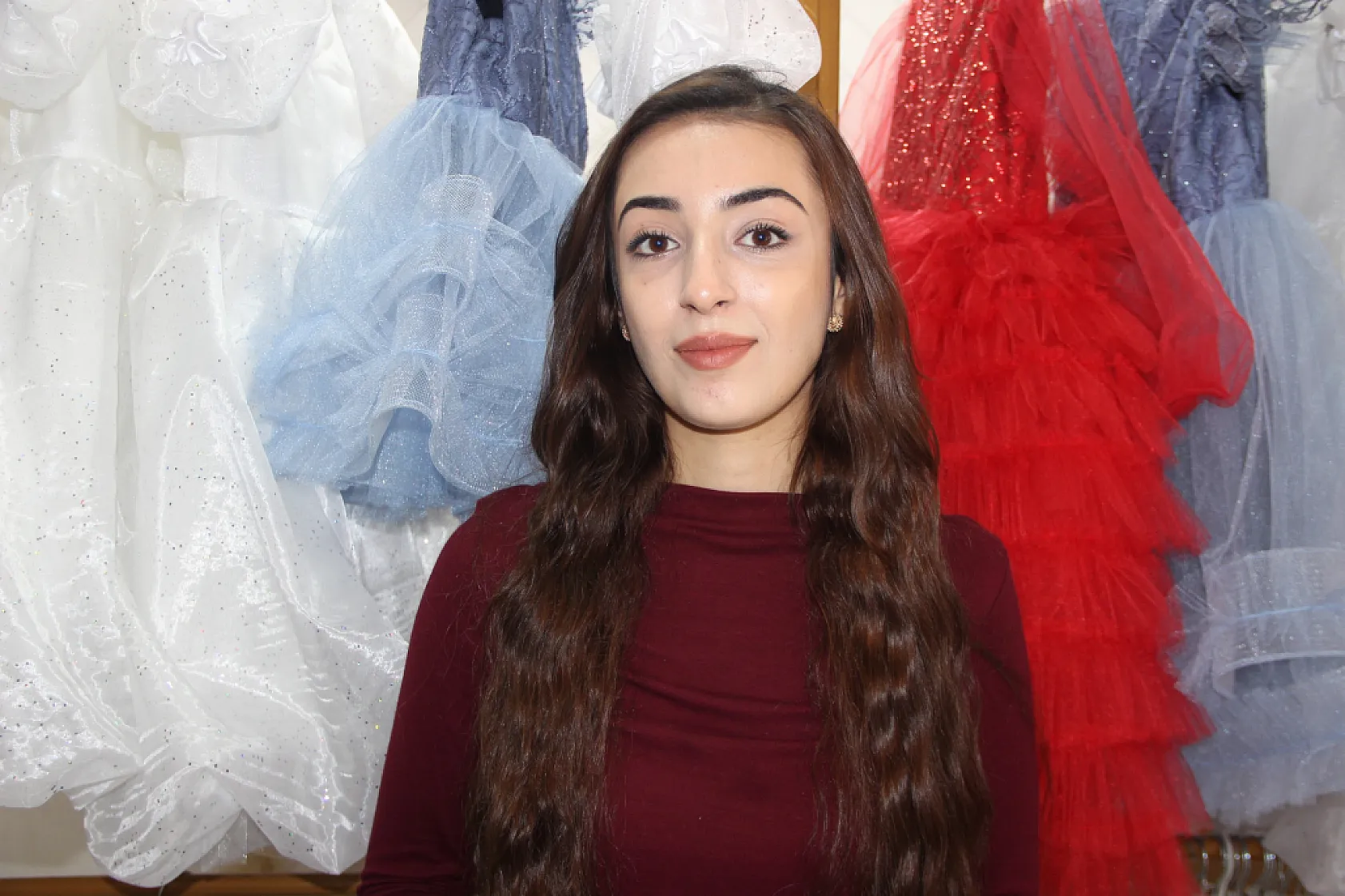 İzlediği dizideki moda tasarımcısından etkilenerek 20 yaşında atölye kurdu