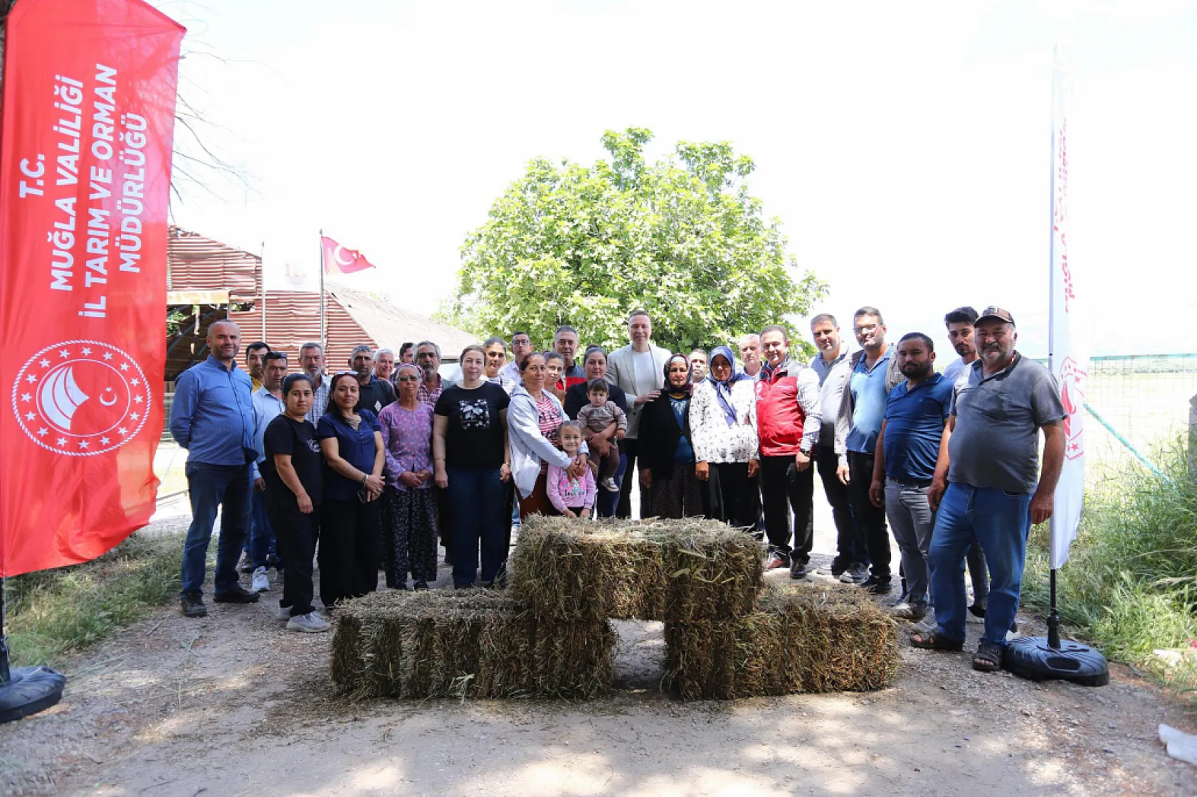 Muğla' da kadın çiftçilere 'Saman Balya' desteği