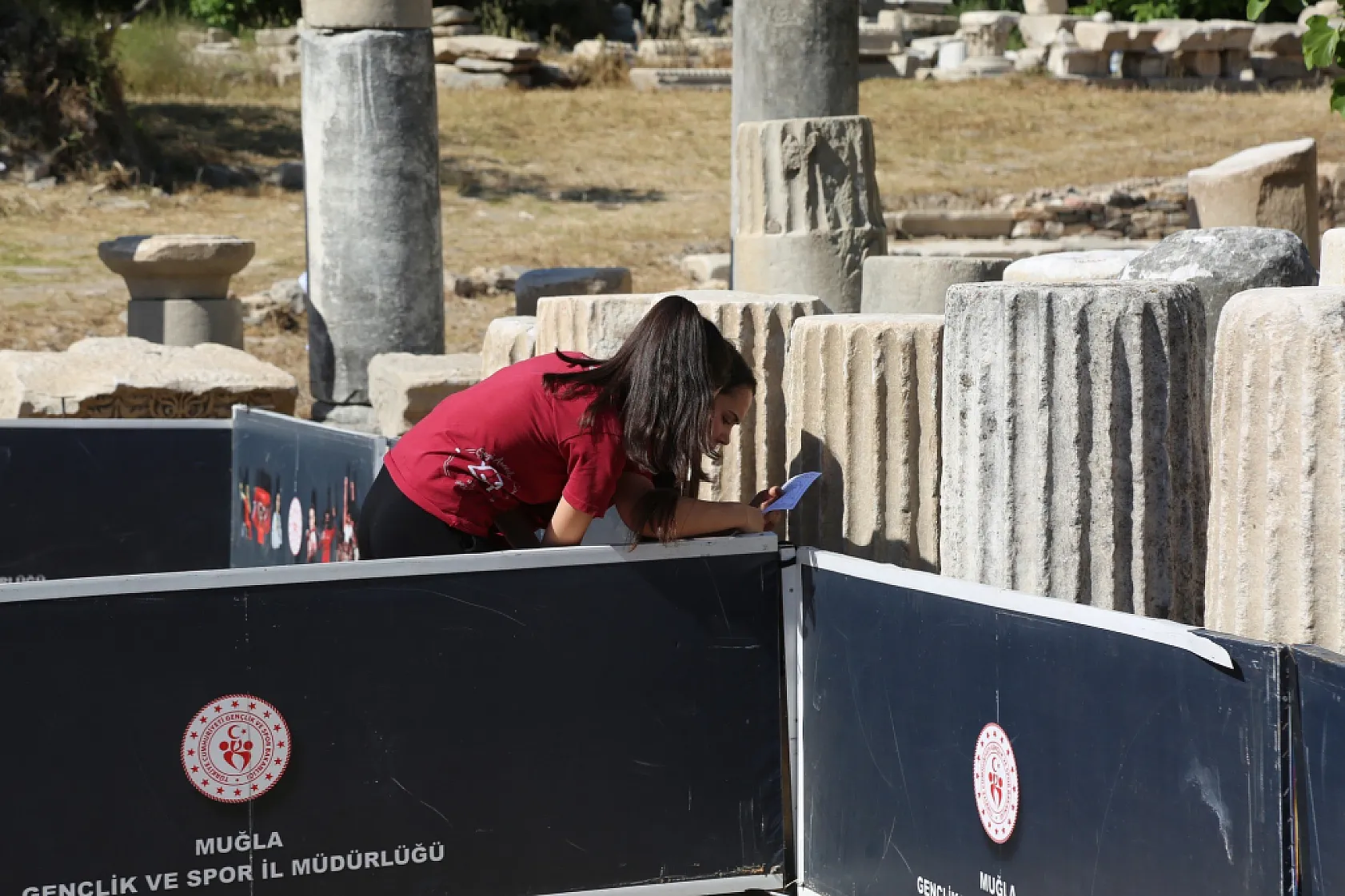 2025 Aile Yılı kapsamında labirent oryantiring etkinliği Stratonikeia Antik Kenti'nde gerçekleştirildi