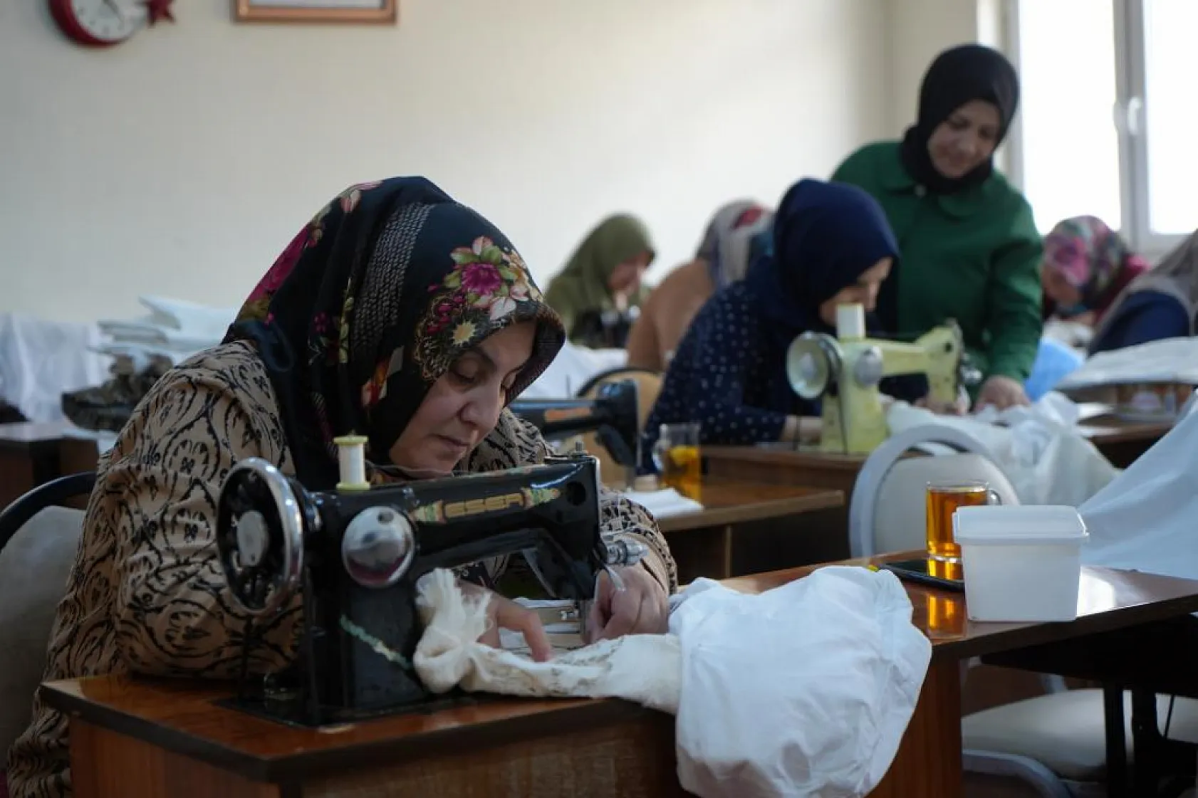Bir döneme damgasını vurmuştu: Geçmişin izlerini taşıyan beyaz işi ürünler antika dikiş makinelerinde hayata döndürülüyor