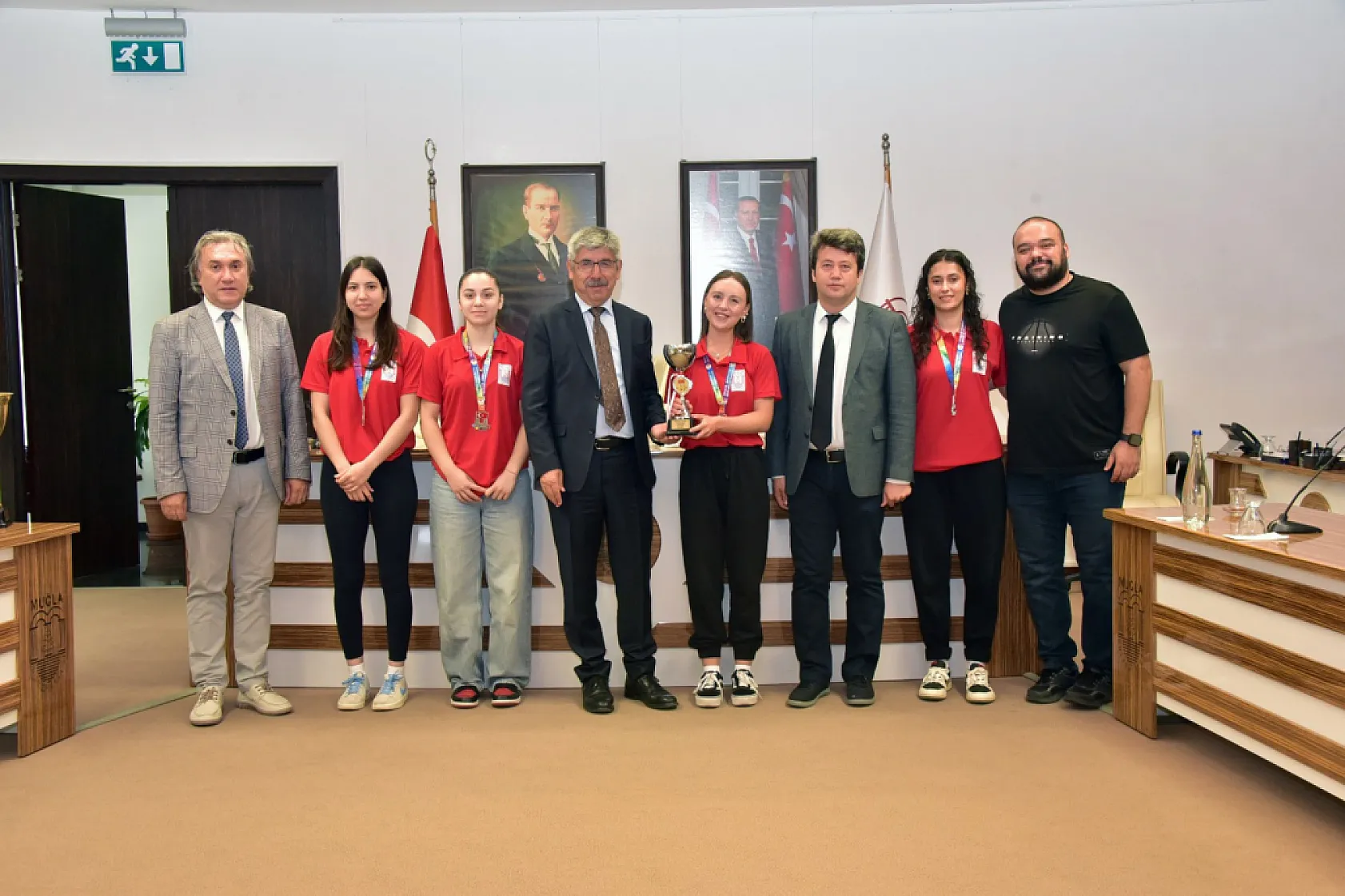 Rektör Kaçar, şampiyon sporcuları ağırladı