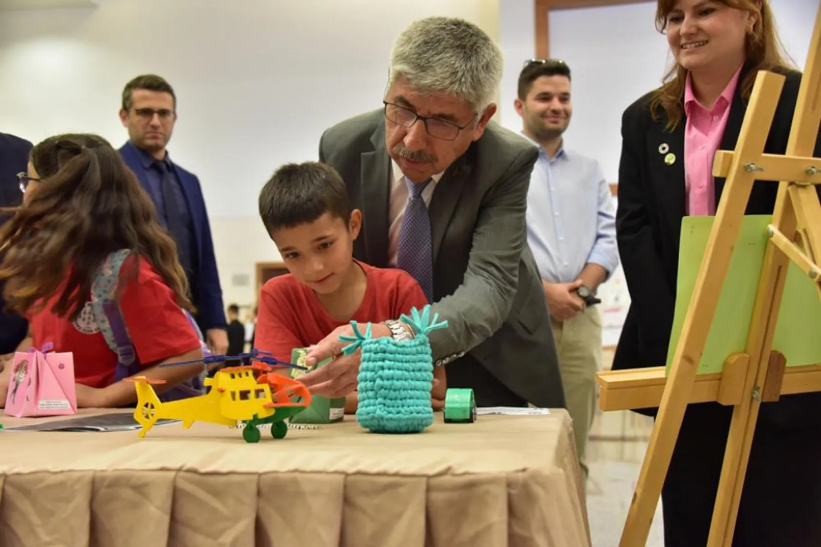 MSKÜ'de sosyal sorumluluk projesi: 'Sürdürülebilirliğe merhaba de' sergisi açıldı