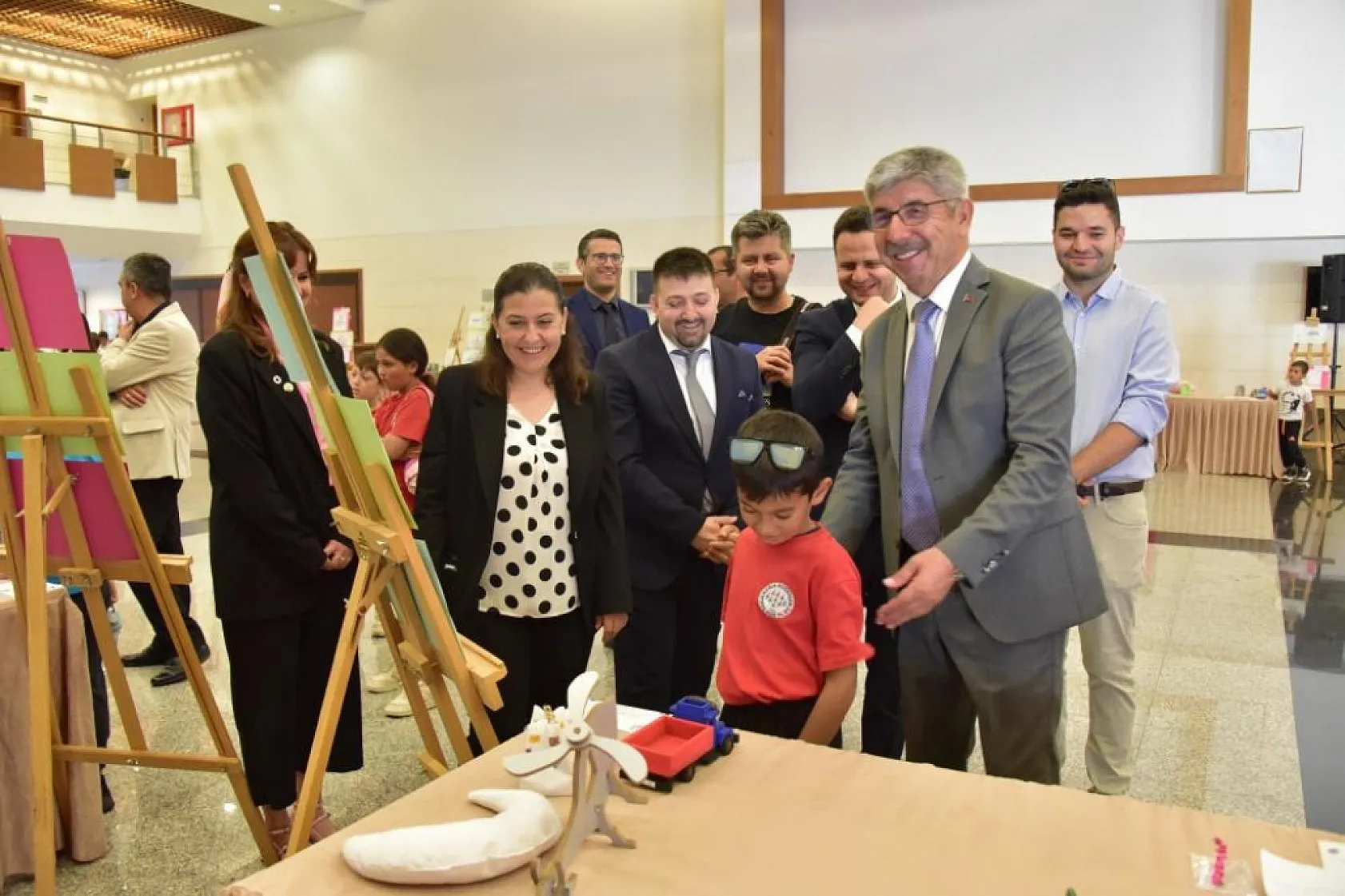 MSKÜ'de sosyal sorumluluk projesi: 'Sürdürülebilirliğe merhaba de' sergisi açıldı