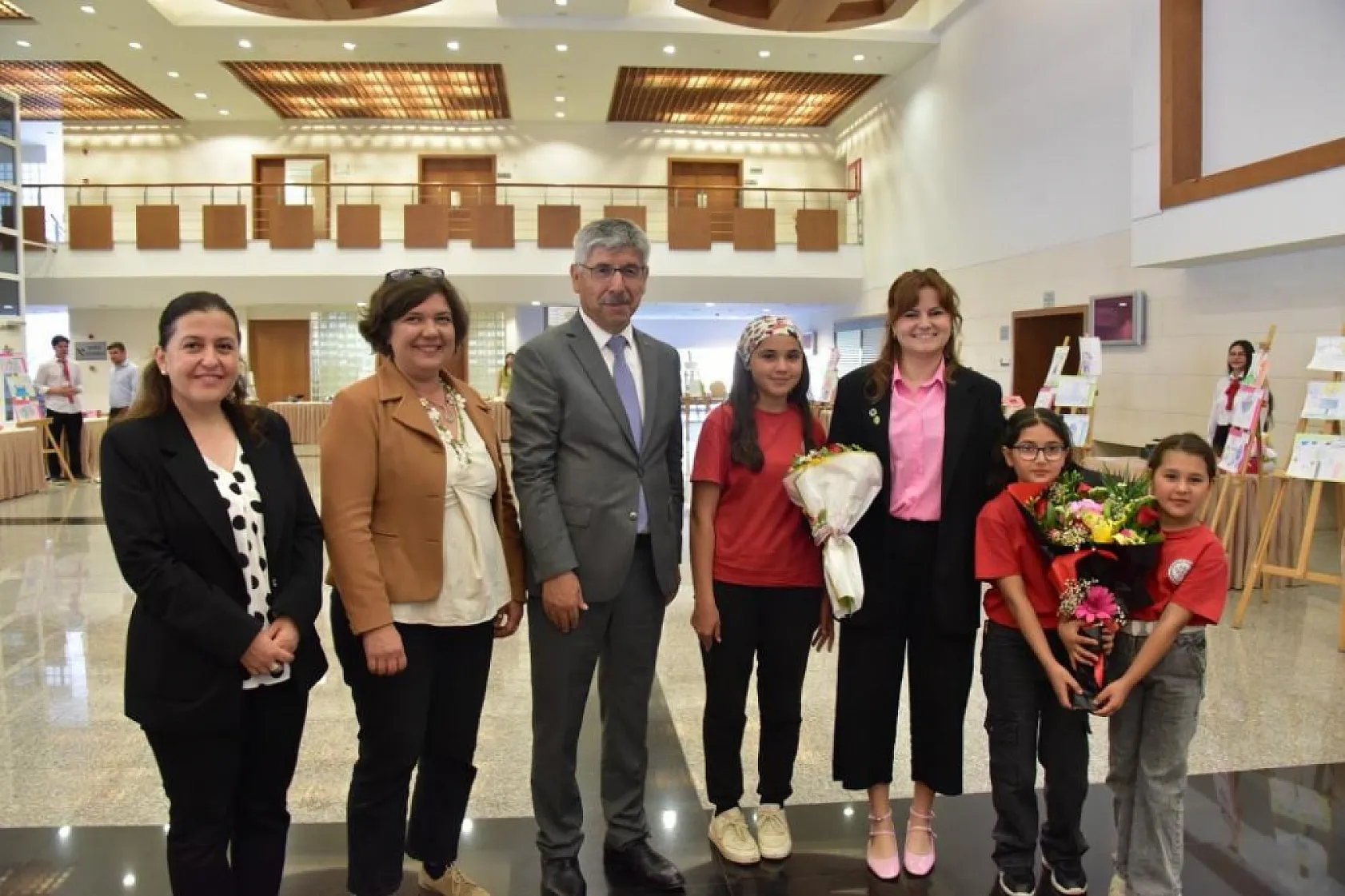 MSKÜ'de sosyal sorumluluk projesi: 'Sürdürülebilirliğe merhaba de' sergisi açıldı