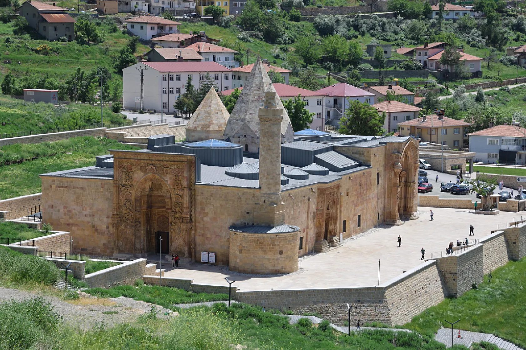 Dünyada eşi benzeri yok, dilleri kısır, kalemleri kırık bırakıyor