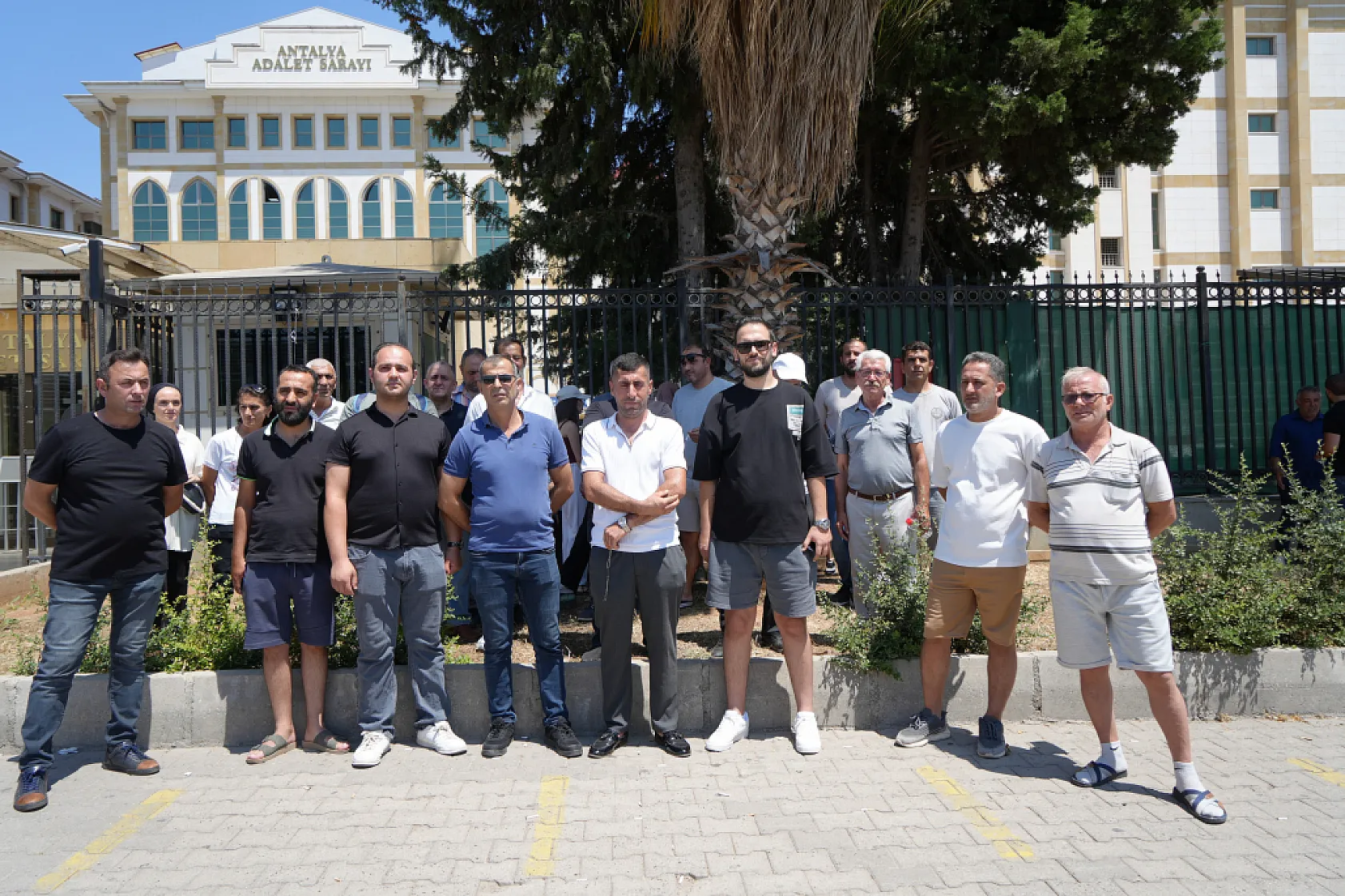 Satın aldıkları araçların kiralık olduğunu öğrenince hayatlarının şokunu yaşadılar